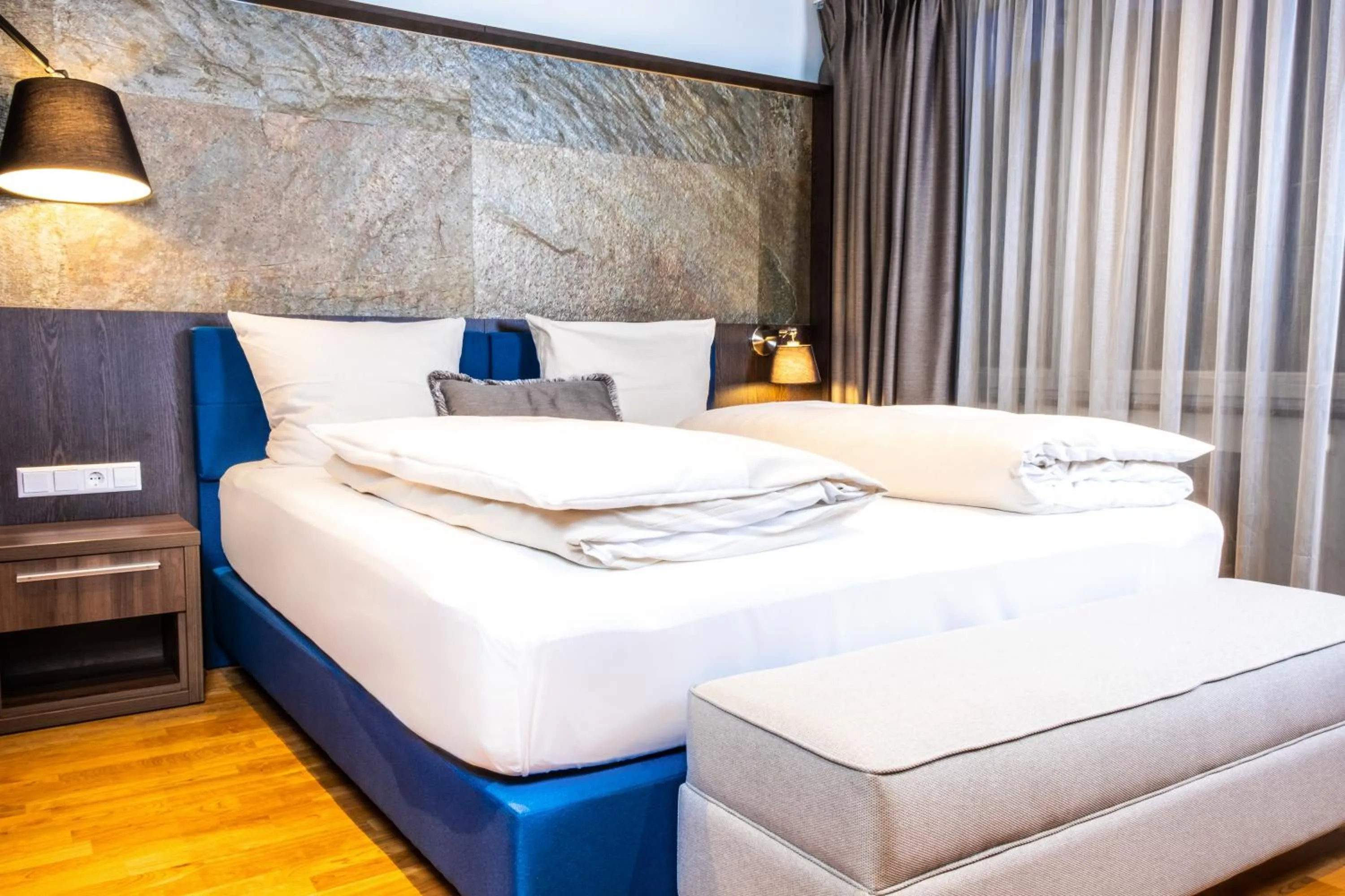 Bedroom, Bed in Hotel & Restaurant Knote
