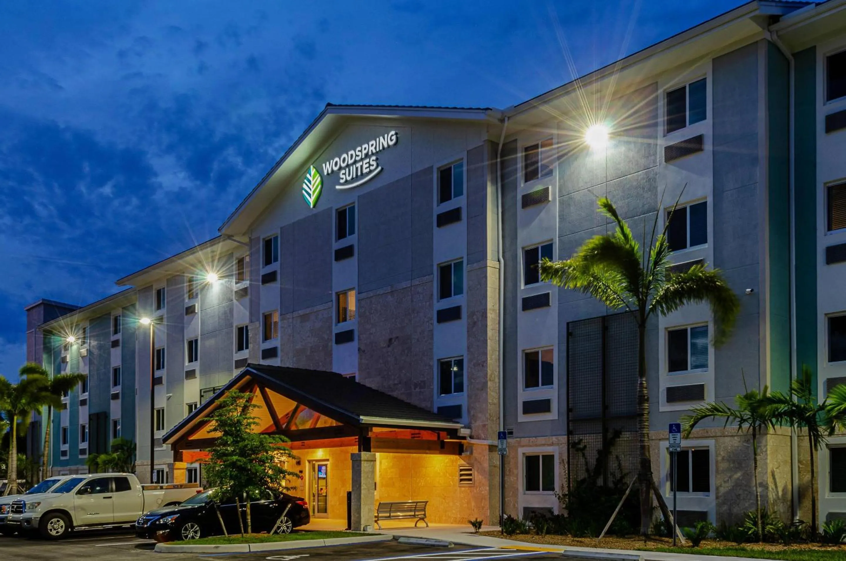 Property building in WoodSpring Suites Naples