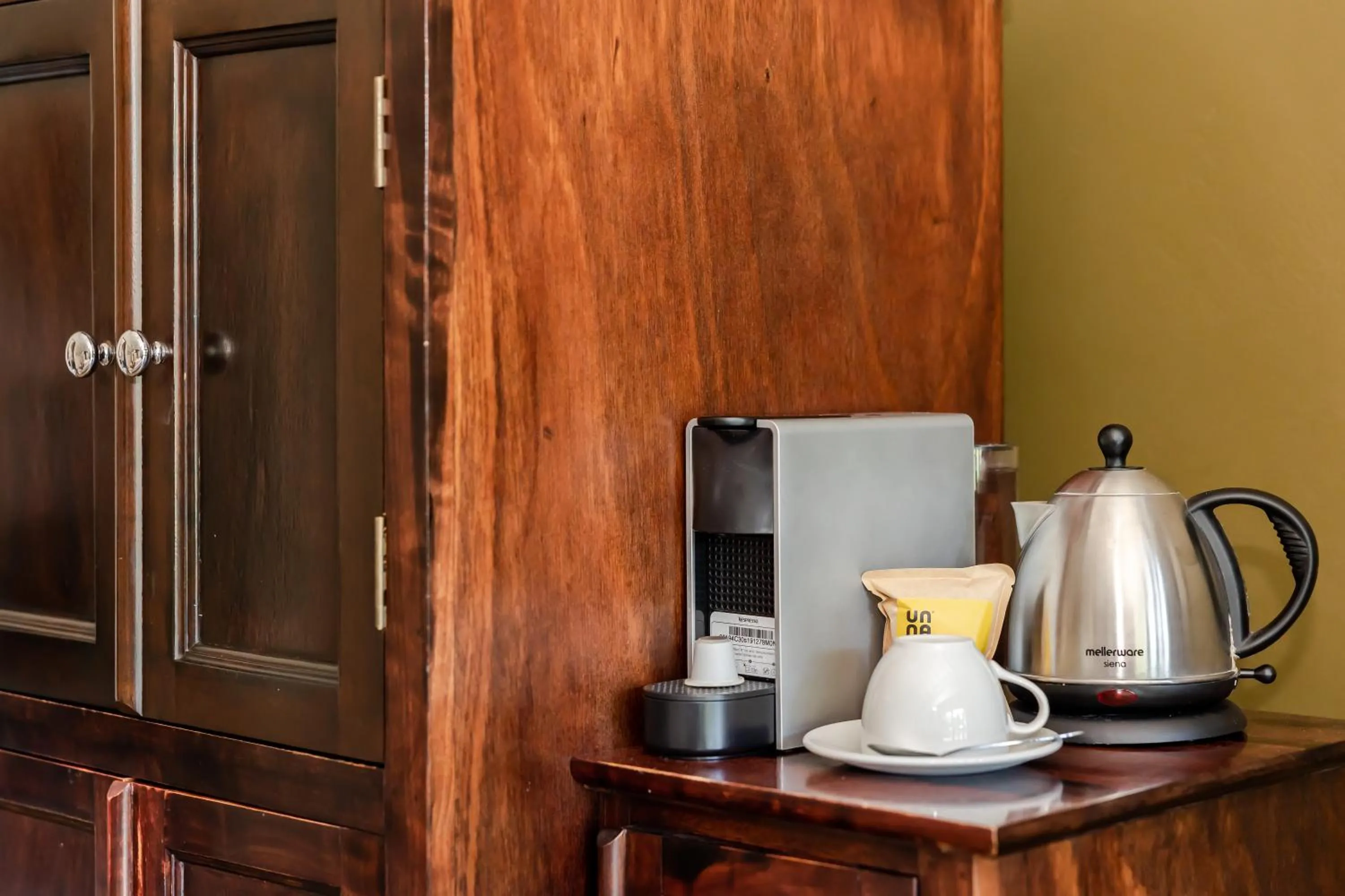 Coffee/tea facilities in Perry's Bridge Hollow Boutique Hotel