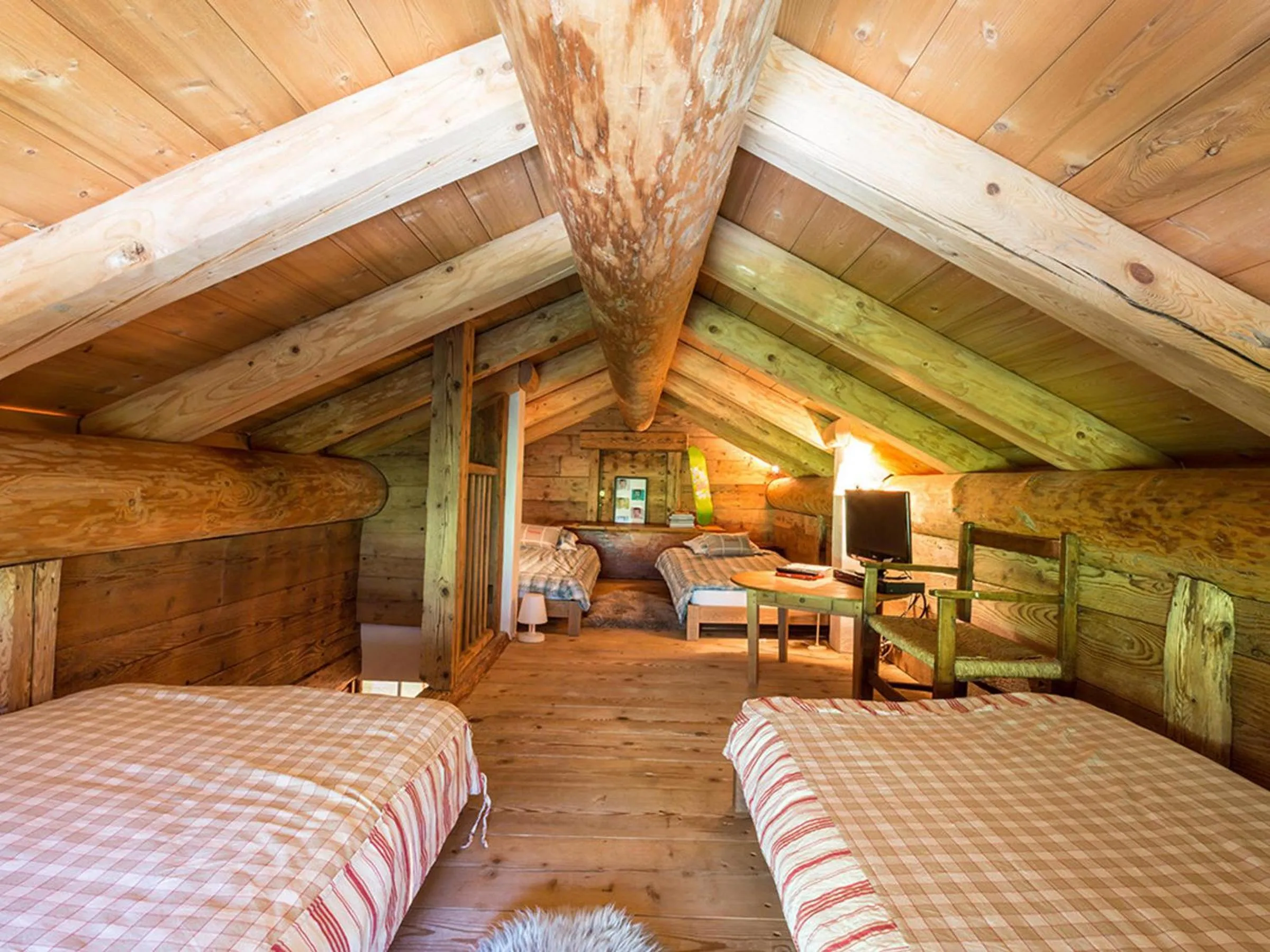 Bed in Chalet 12 pers - Sauna - Terrasse - Wifi - FR-1-437-9