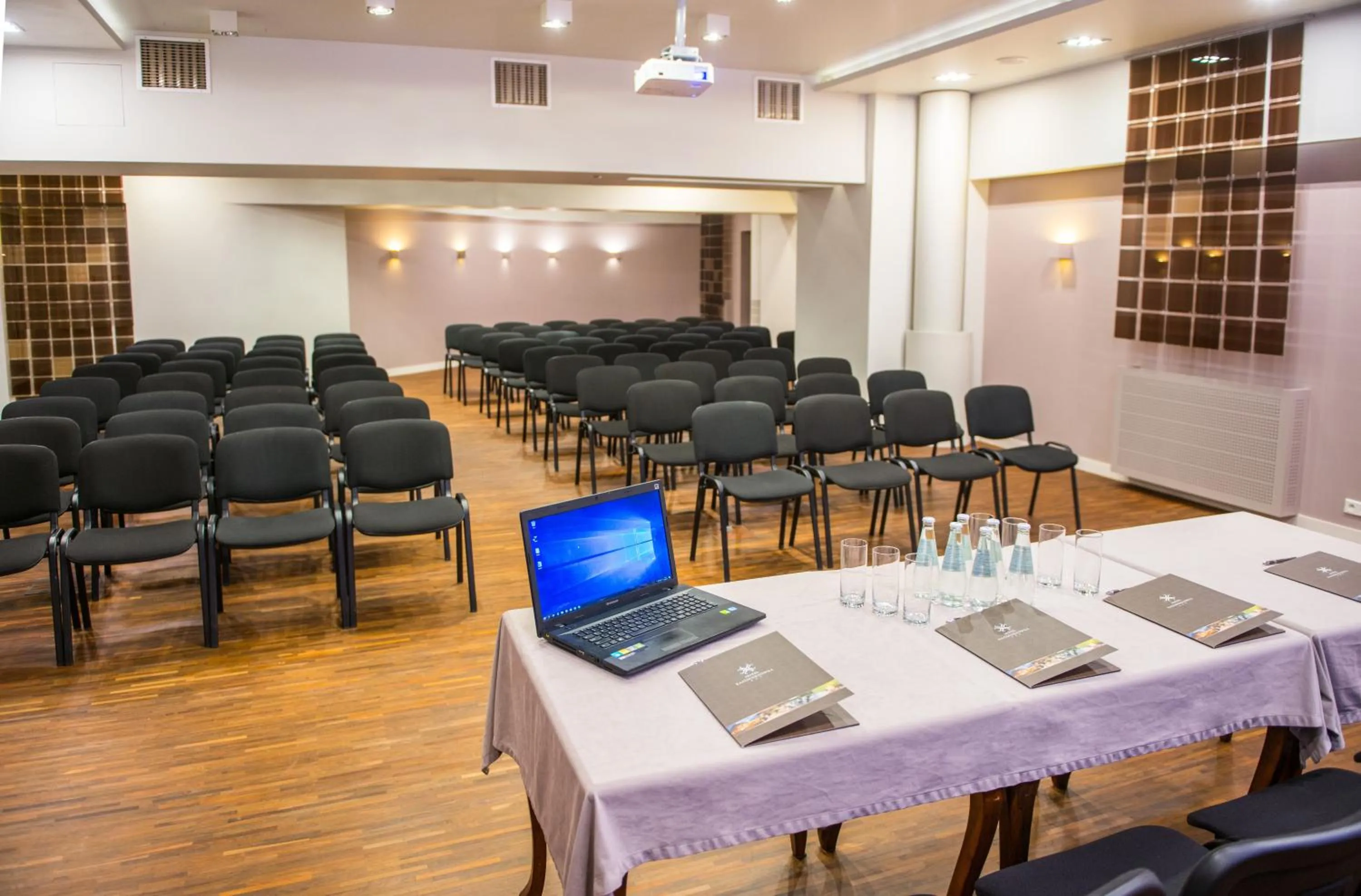 TV and multimedia in Hotel Kazimierzówka