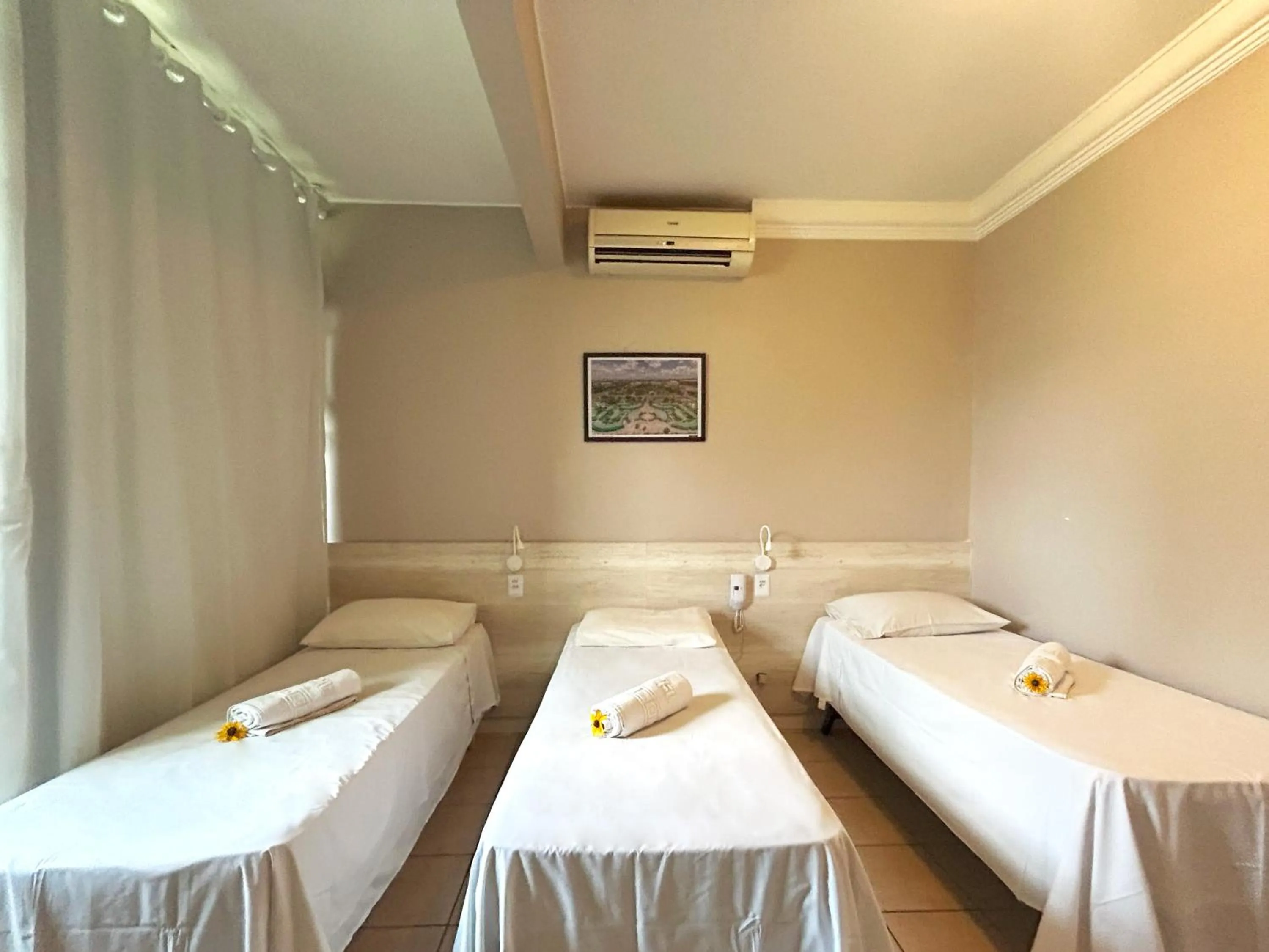 Bed in Hotel El Pilar by Bsb Inn