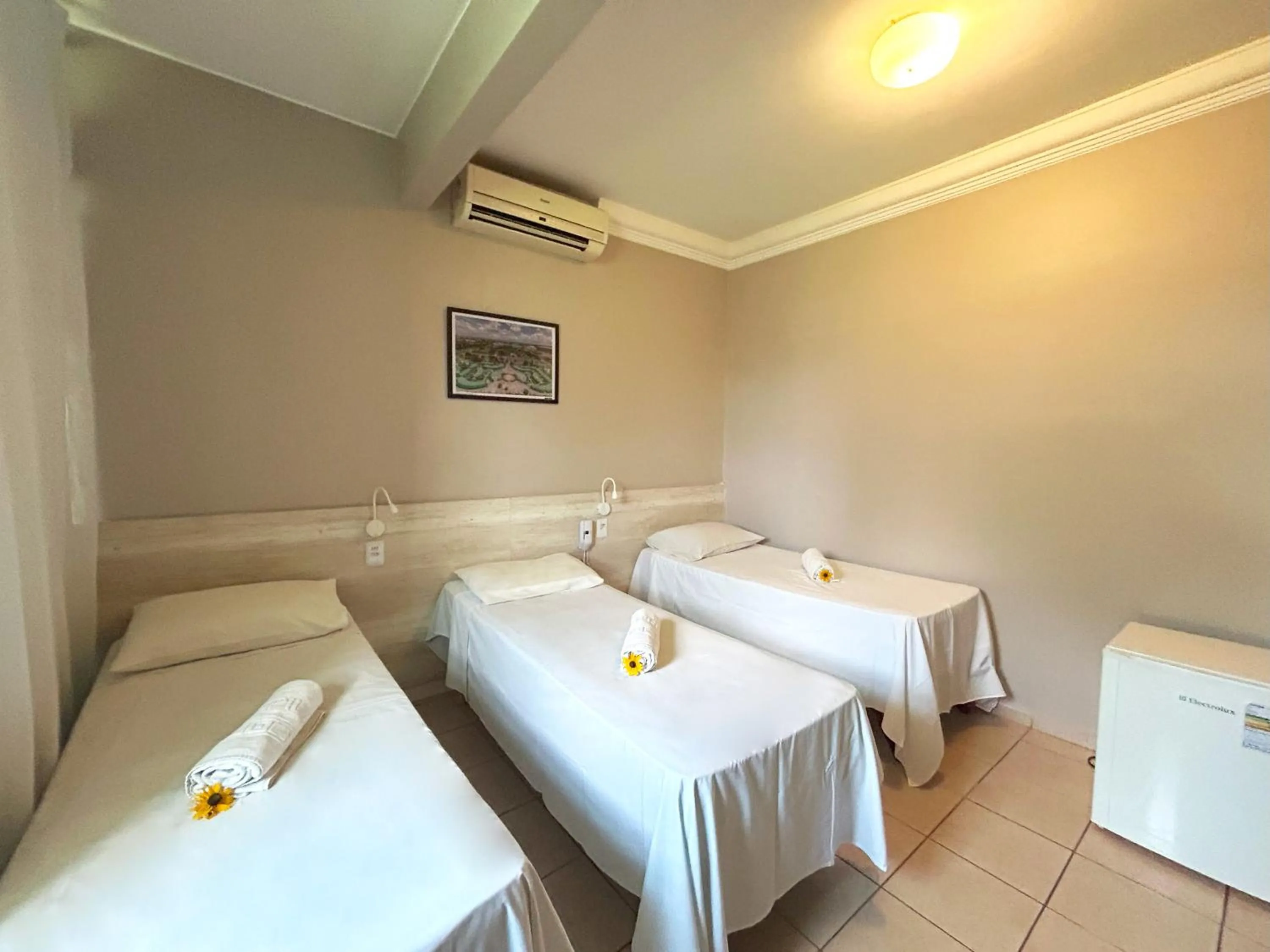 Bed in Hotel El Pilar by Bsb Inn