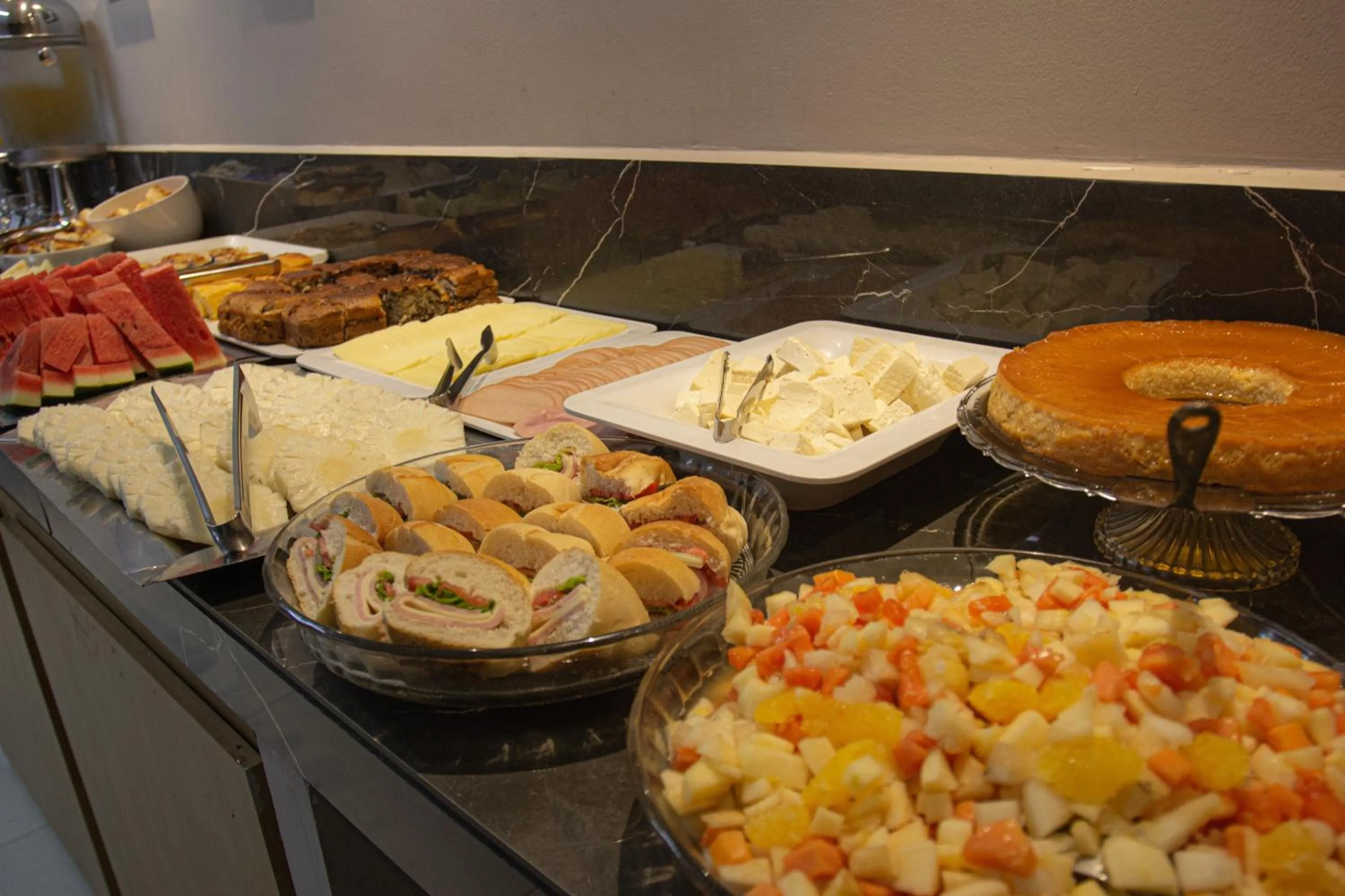 Breakfast in Hotel El Pilar by Bsb Inn