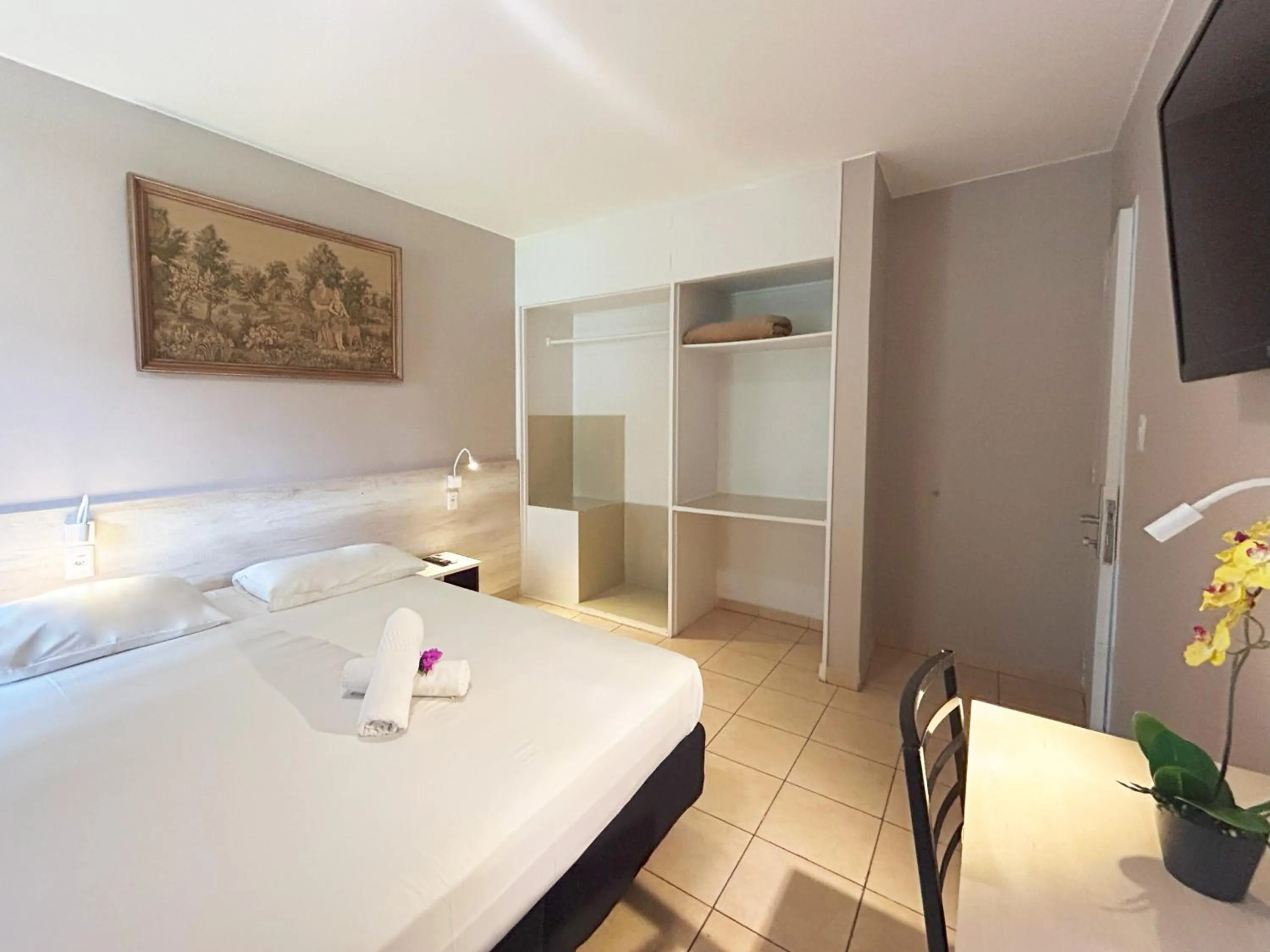 Bed in Hotel El Pilar by Bsb Inn