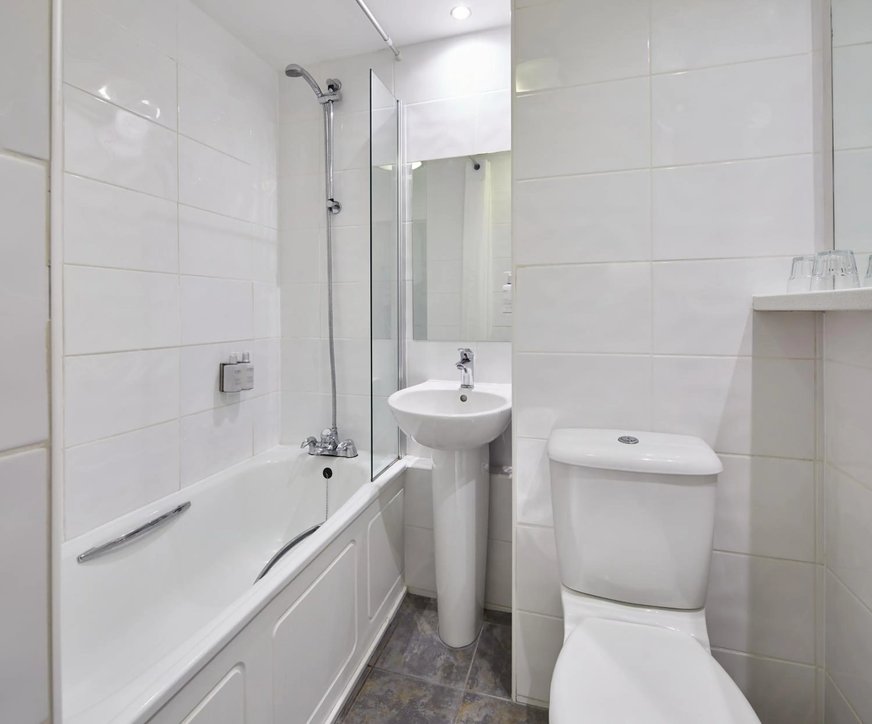 Bathroom in Leonardo Inn Glasgow West End