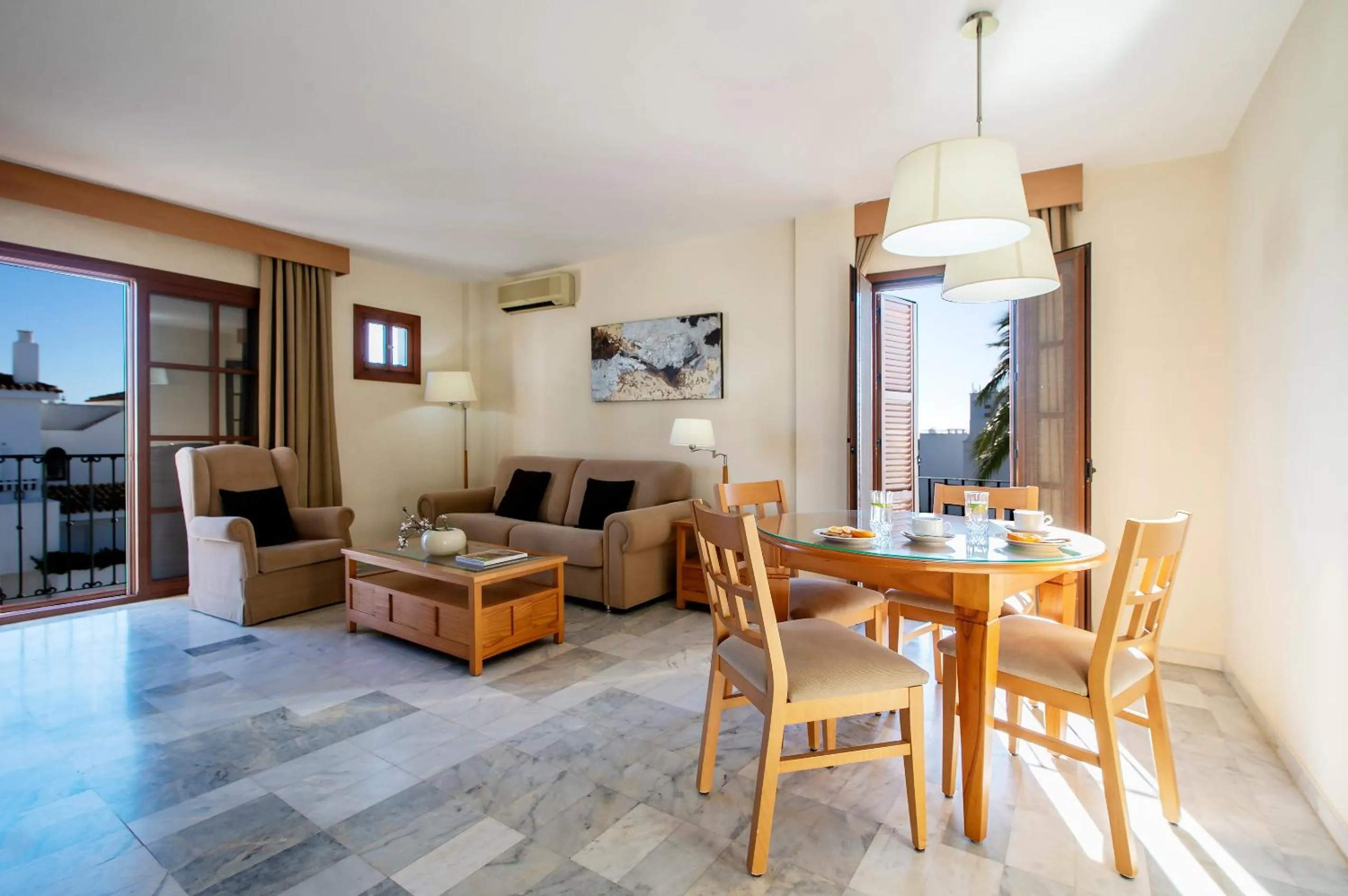 Communal lounge/ TV room in Macdonald Villacana Resort