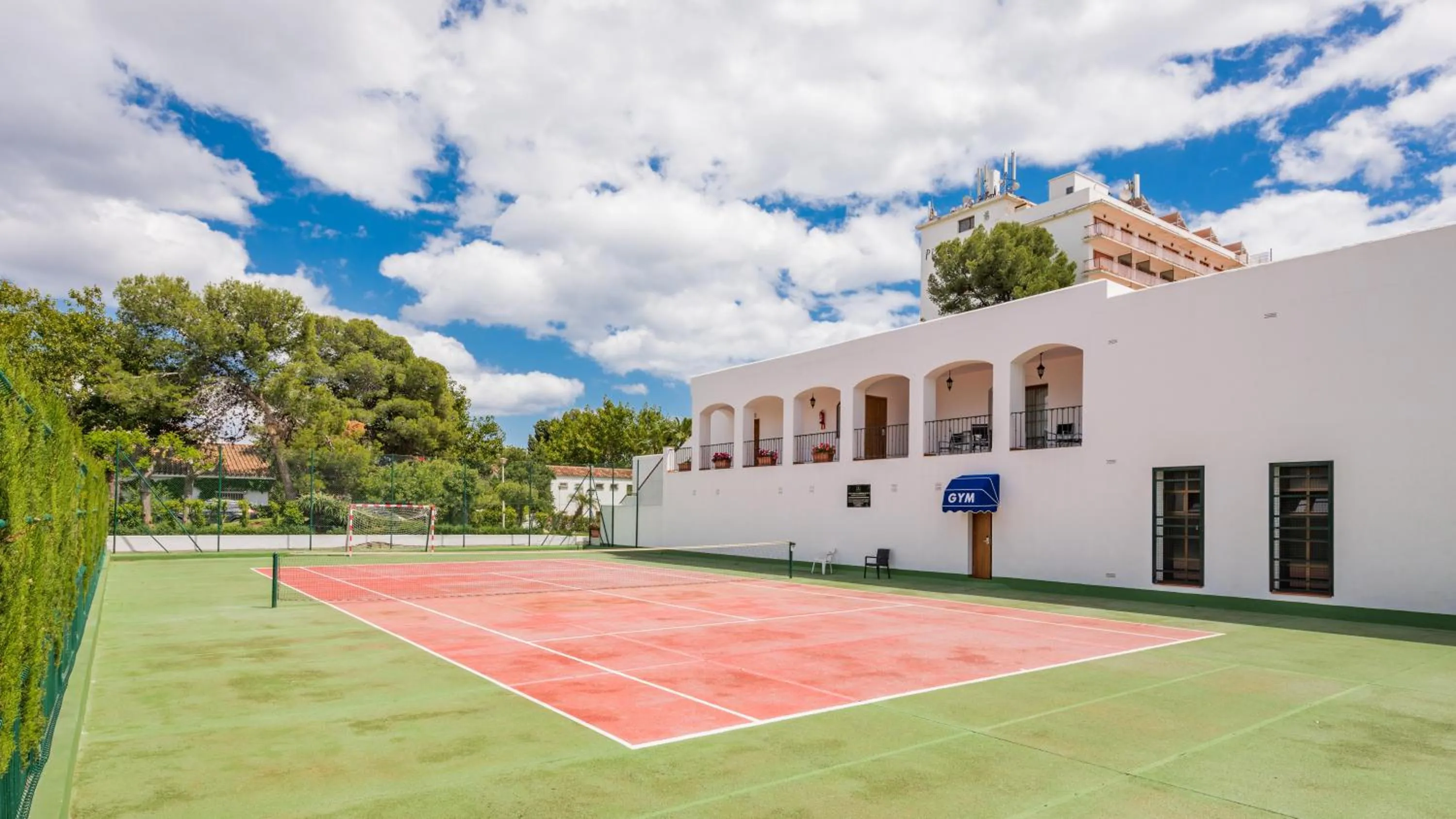 Tennis court in Macdonald Villacana Resort