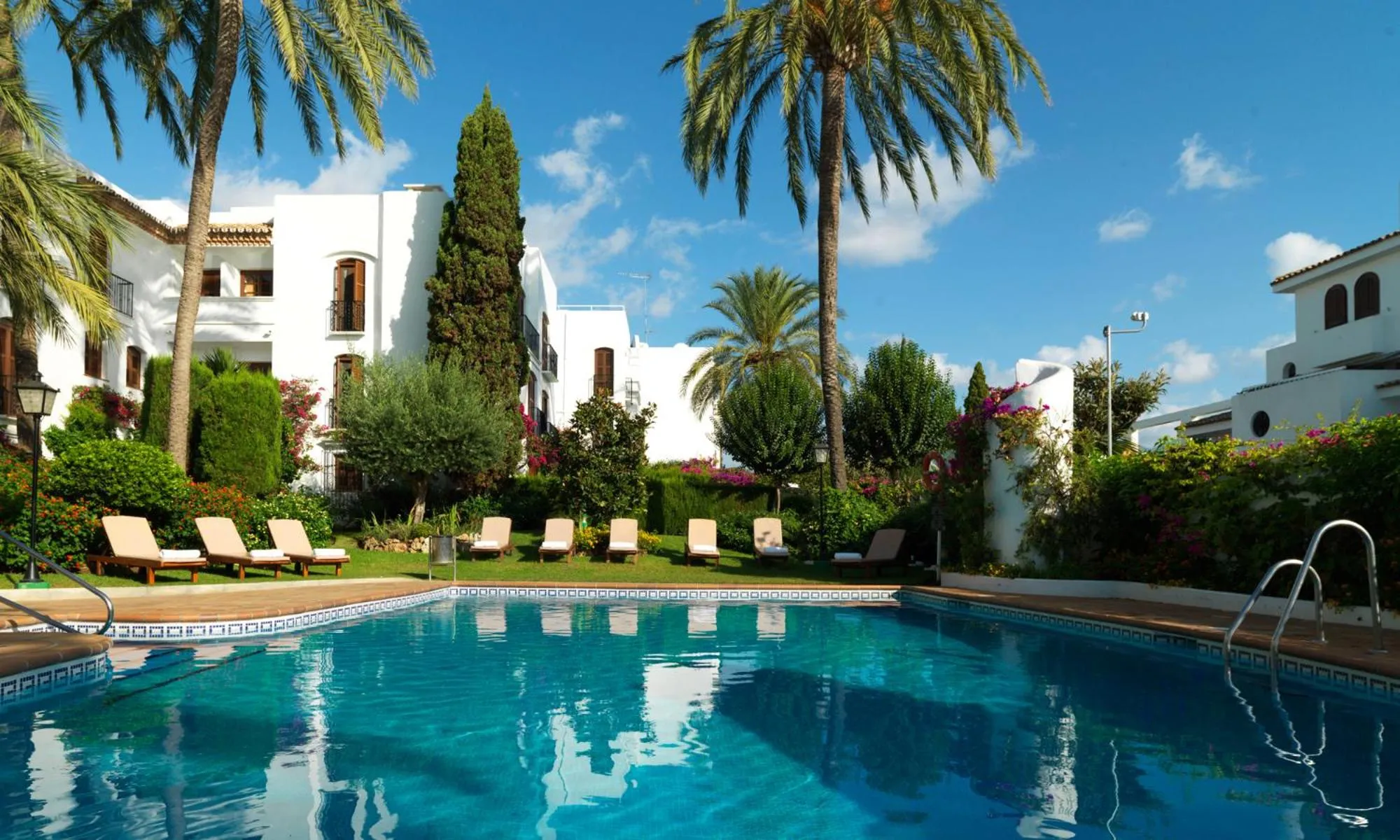 Swimming pool in Macdonald Villacana Resort