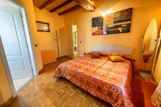 Photo of the whole room, Bed in La Fossetta B&B