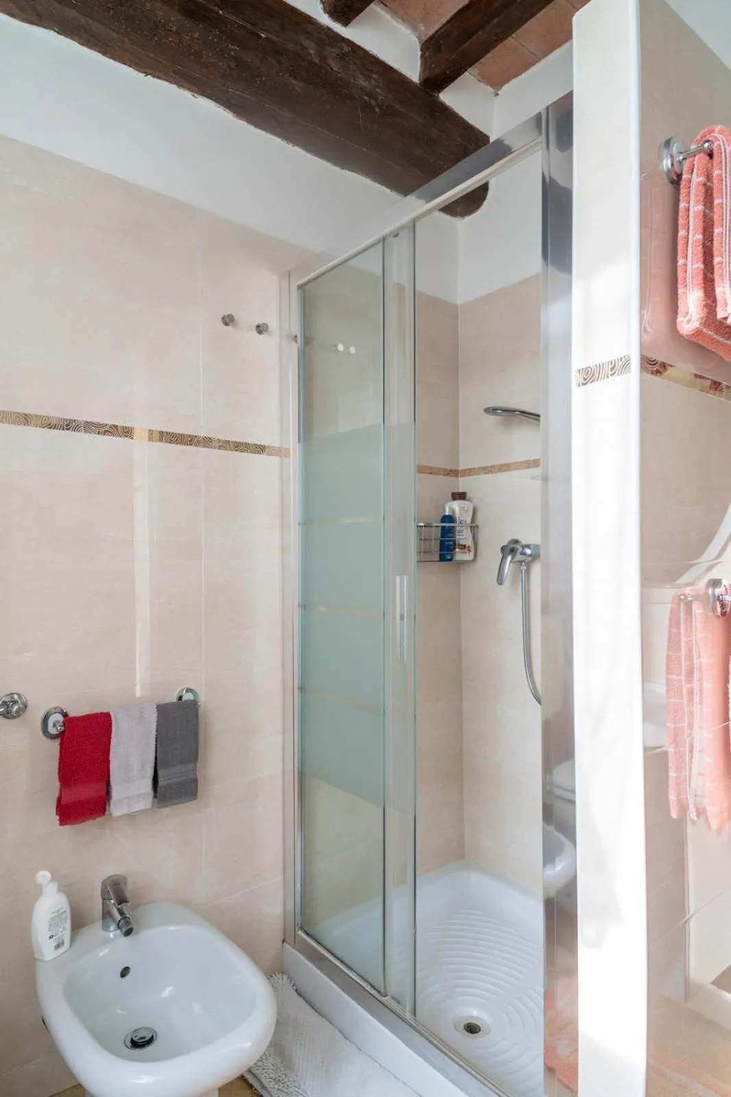 Shower in La Fossetta B&B