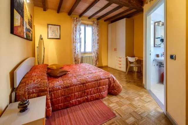 Photo of the whole room, Bed in La Fossetta B&B