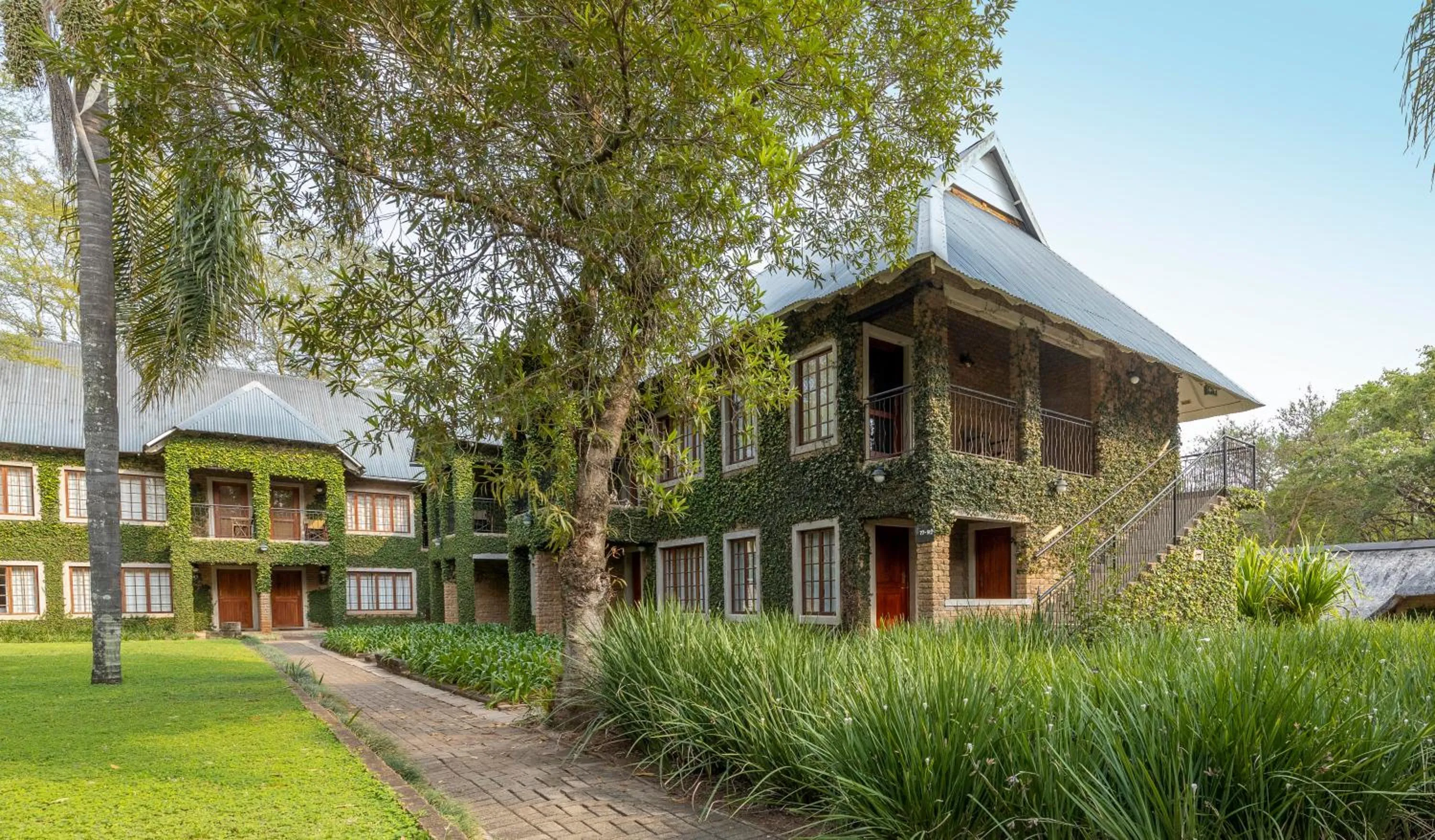 Inner courtyard view in Hippo Hollow Country Estate