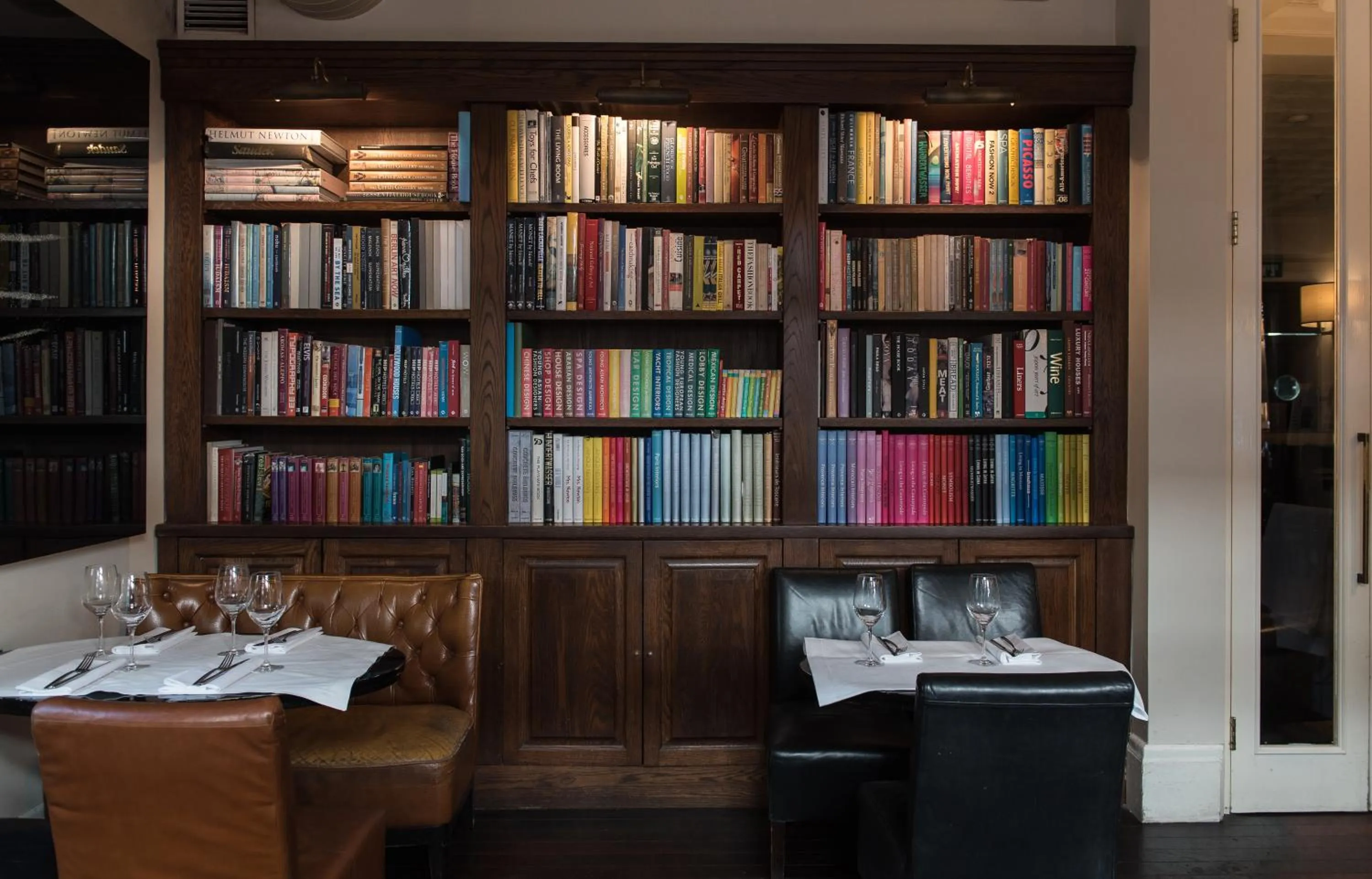 Library in Hotel Montefiore