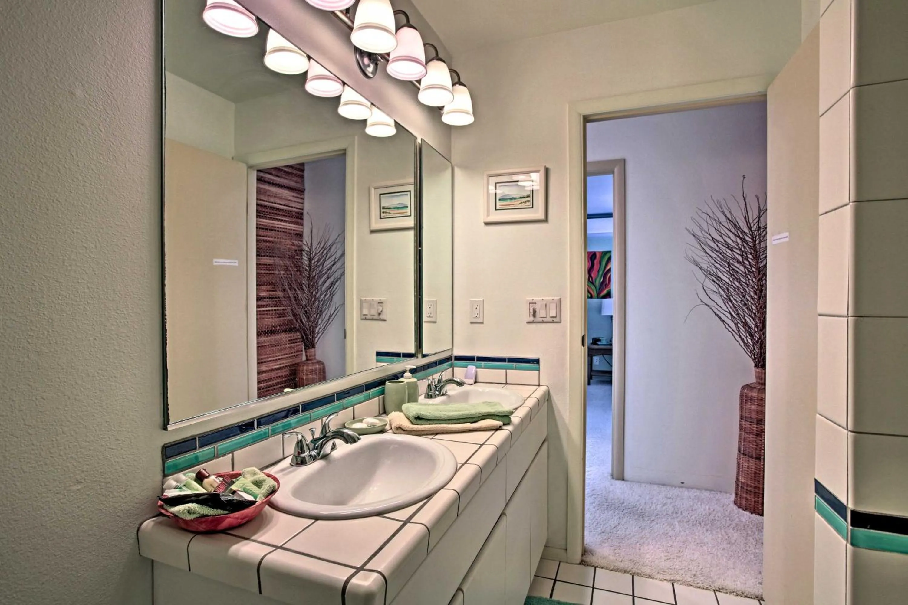 Bathroom in The Great Kona Escape
