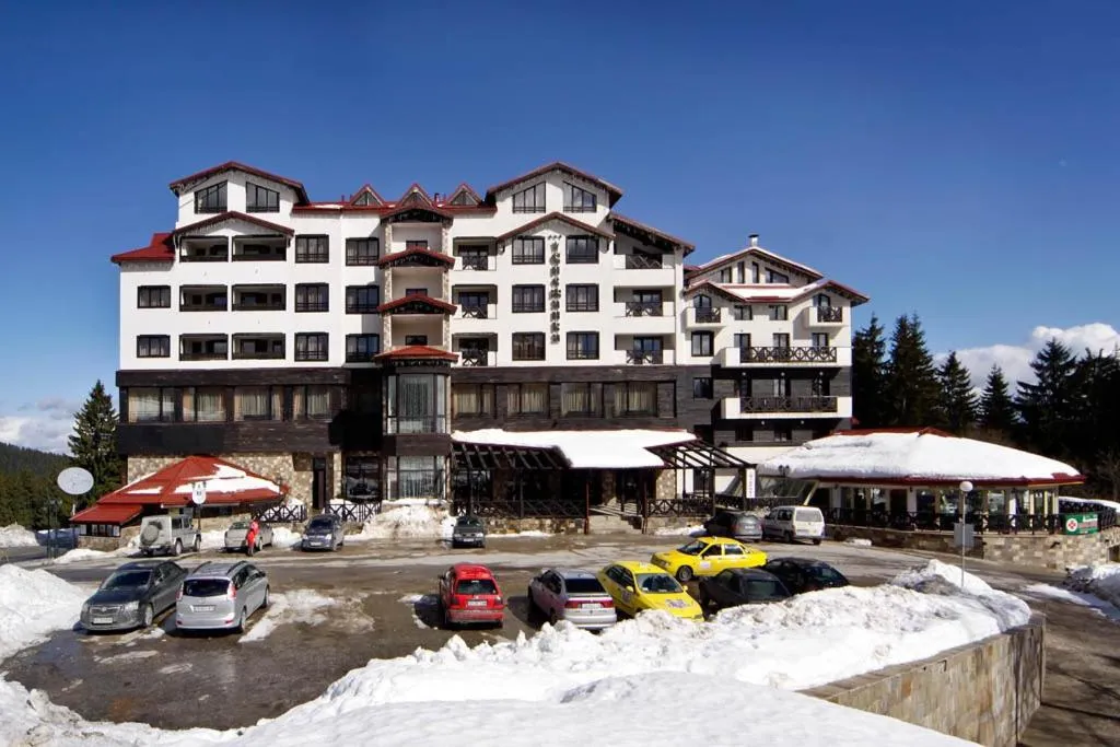 Facade/entrance in Snezhanka Apartments TMF