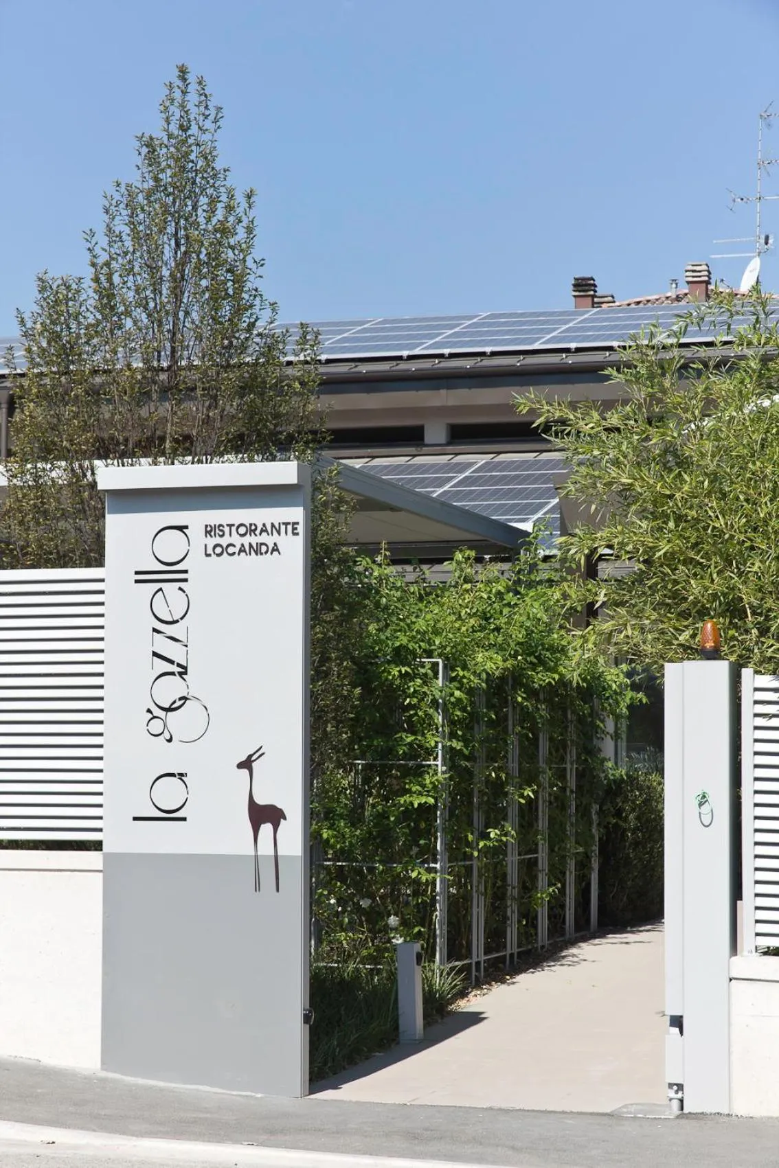 Facade/entrance in Locanda La Gazzella