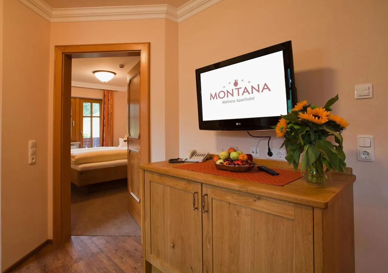TV and multimedia, Bed in Wellness-Aparthotel Montana