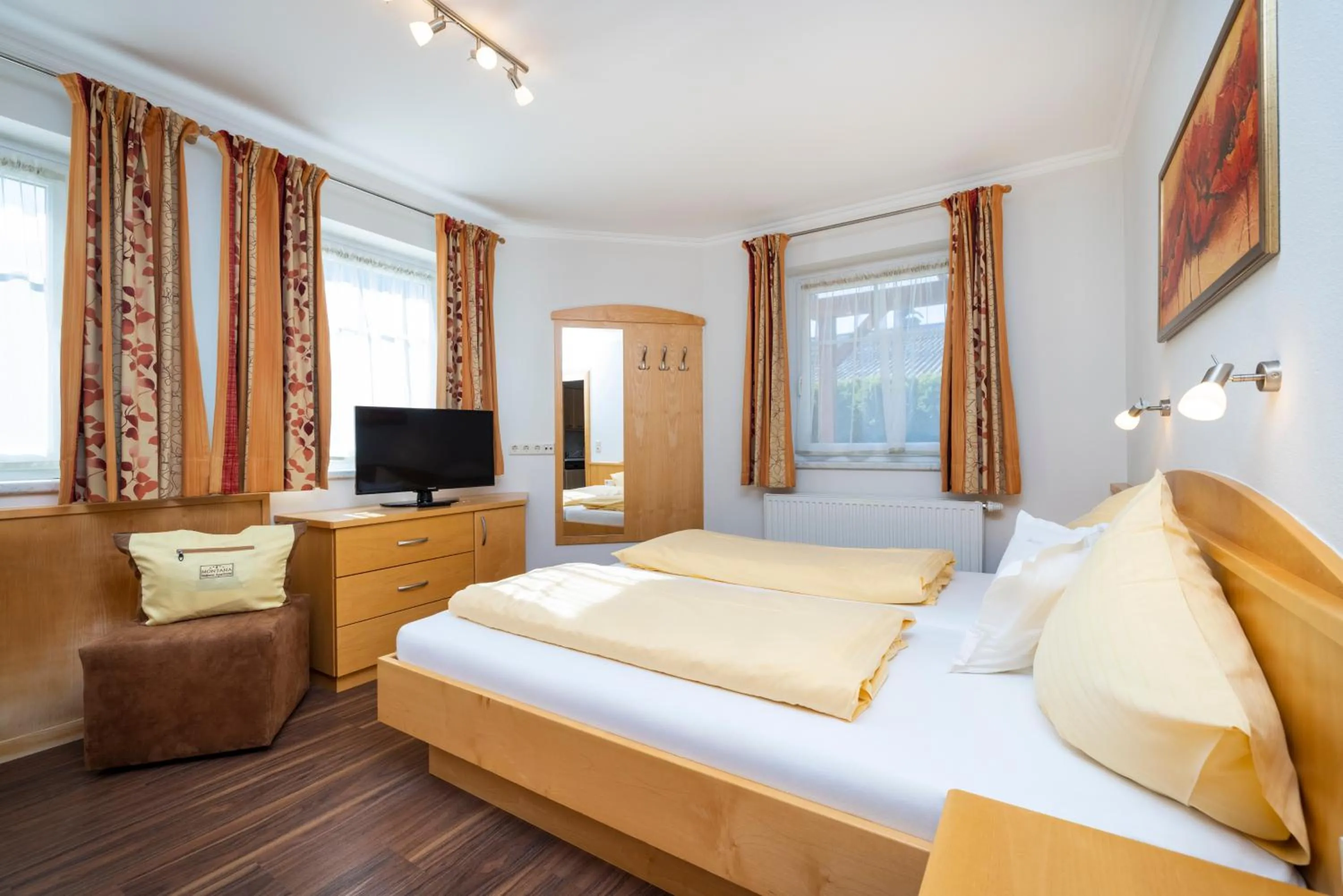 Bedroom, Bed in Wellness-Aparthotel Montana