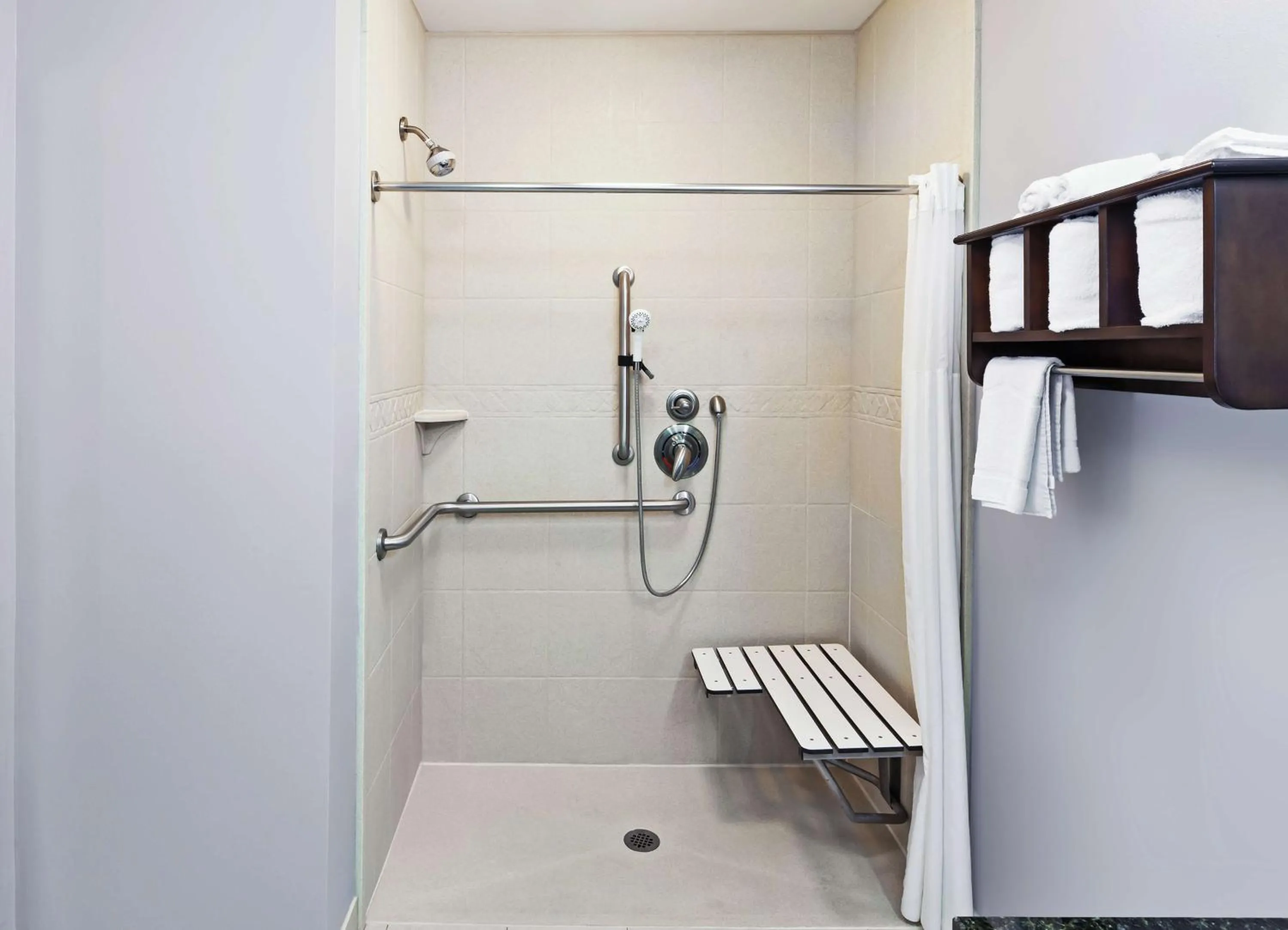 Bathroom in Hampton Inn & Suites Shreveport/Bossier City at Airline Drive