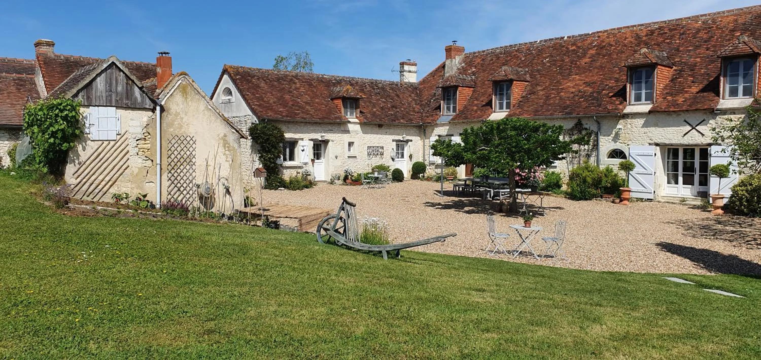 Property building in La Ferme Blanche