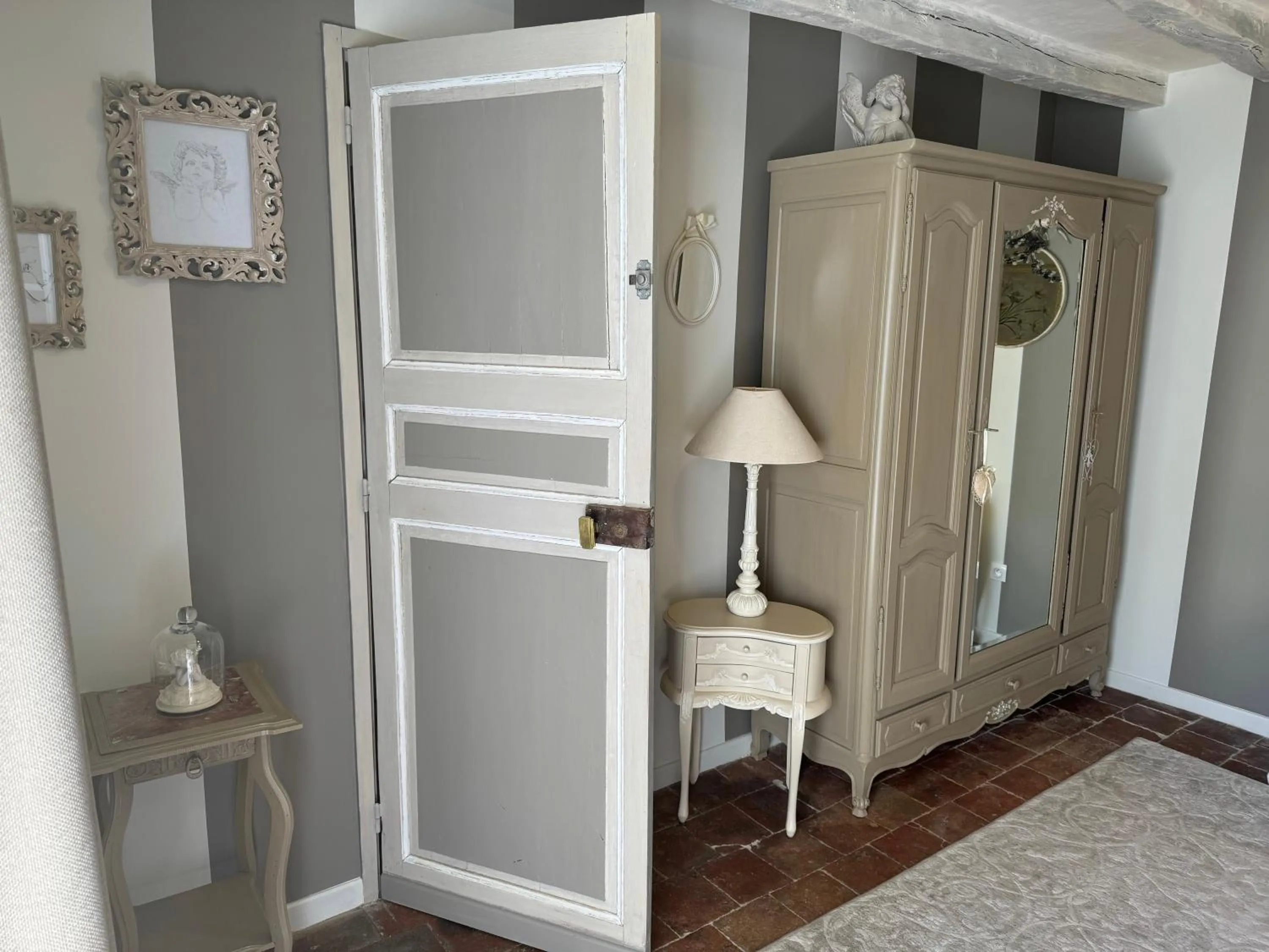 Property building in La Ferme Blanche