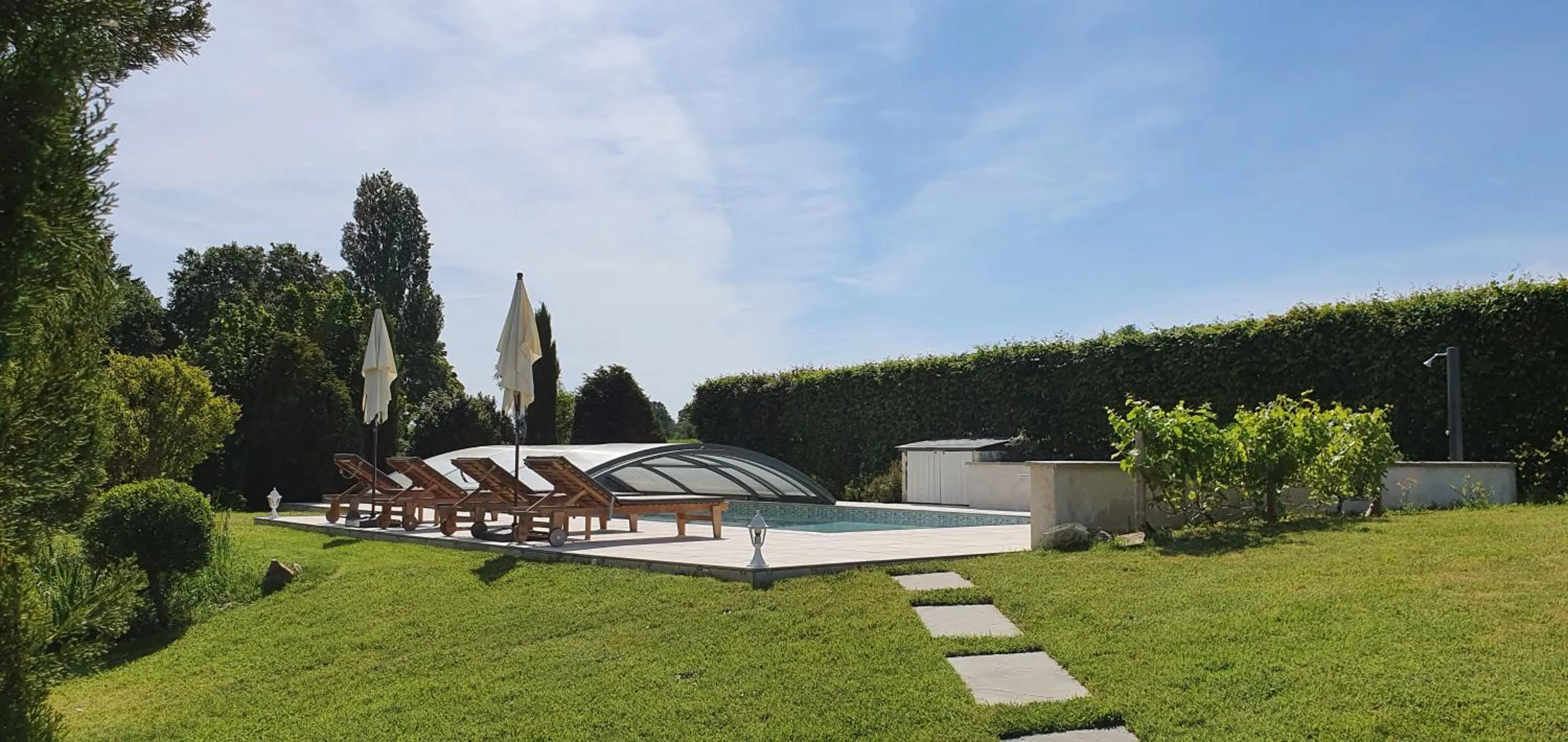Pool view in La Ferme Blanche