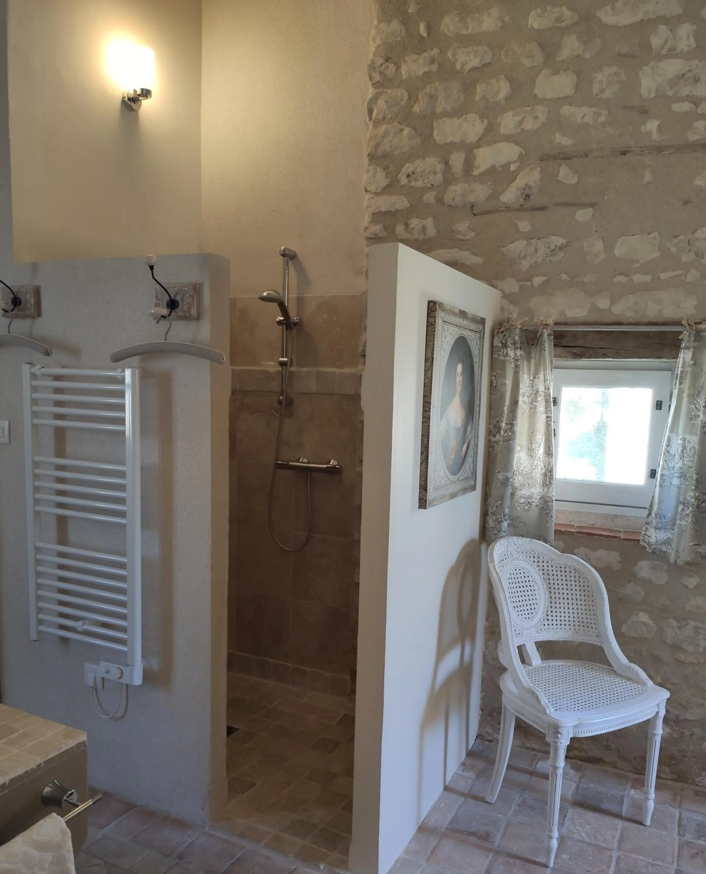 Shower in La Ferme Blanche