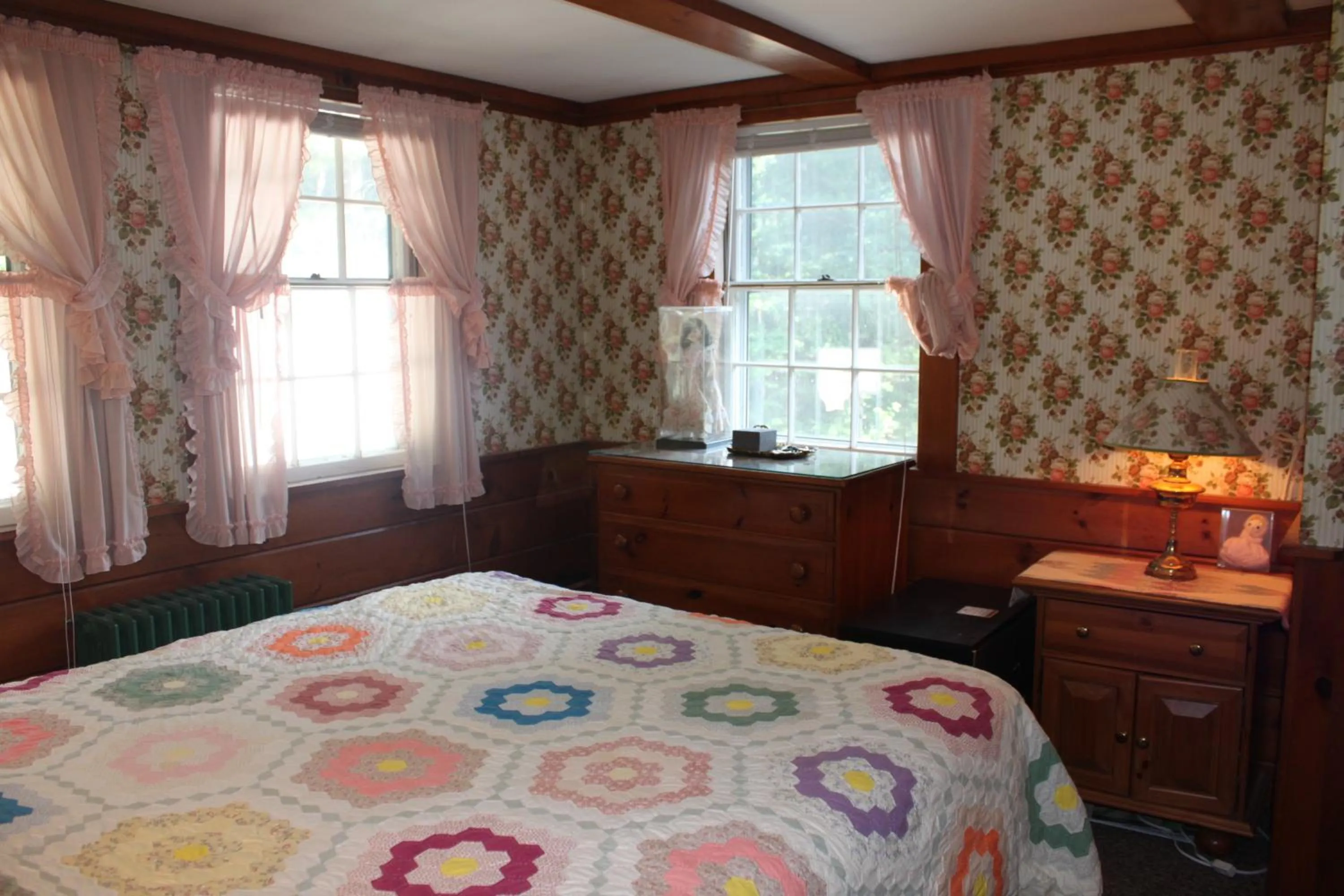 Decorative detail in White Trellis Motel