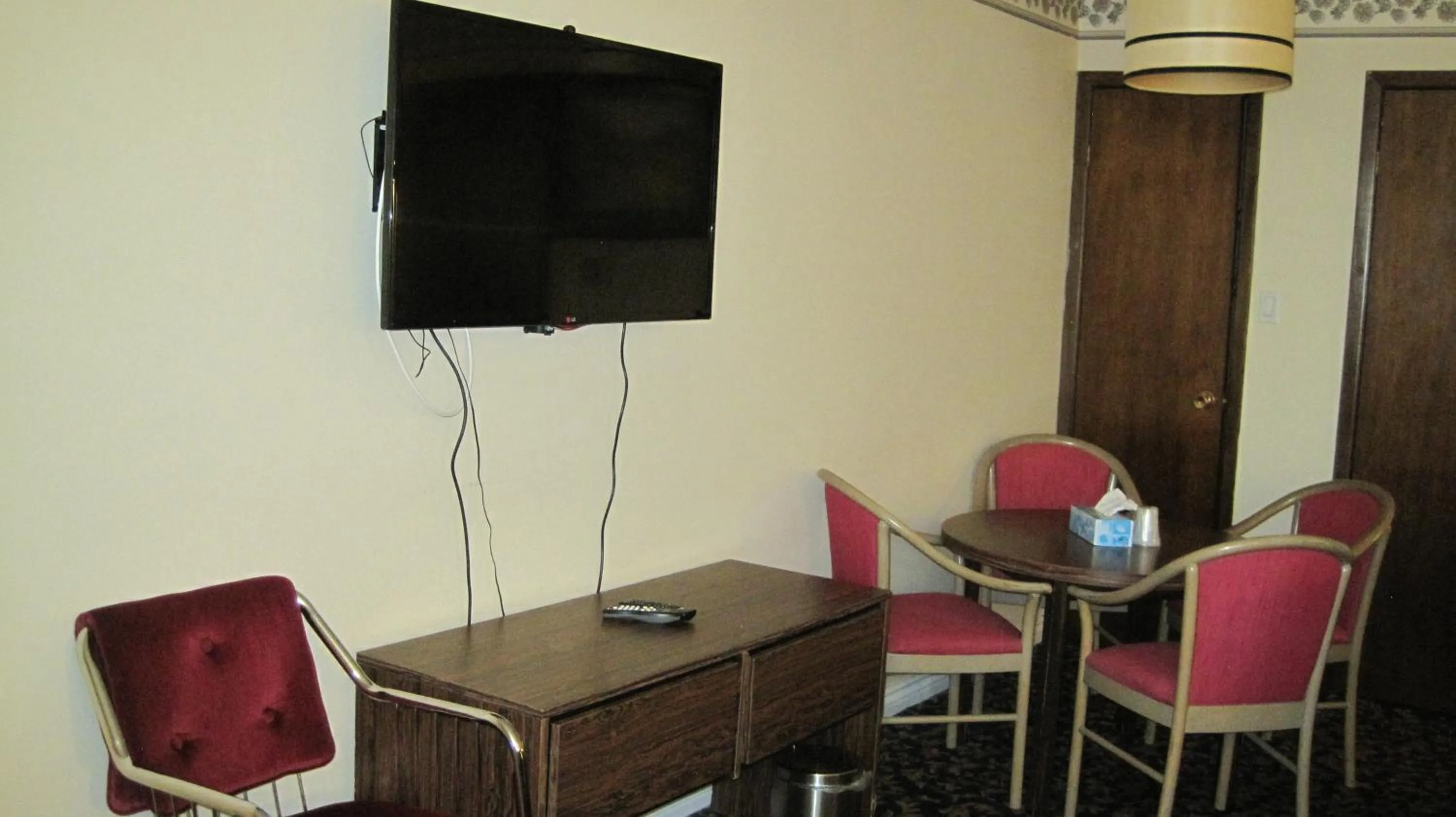 TV and multimedia in Rosecourt Motel