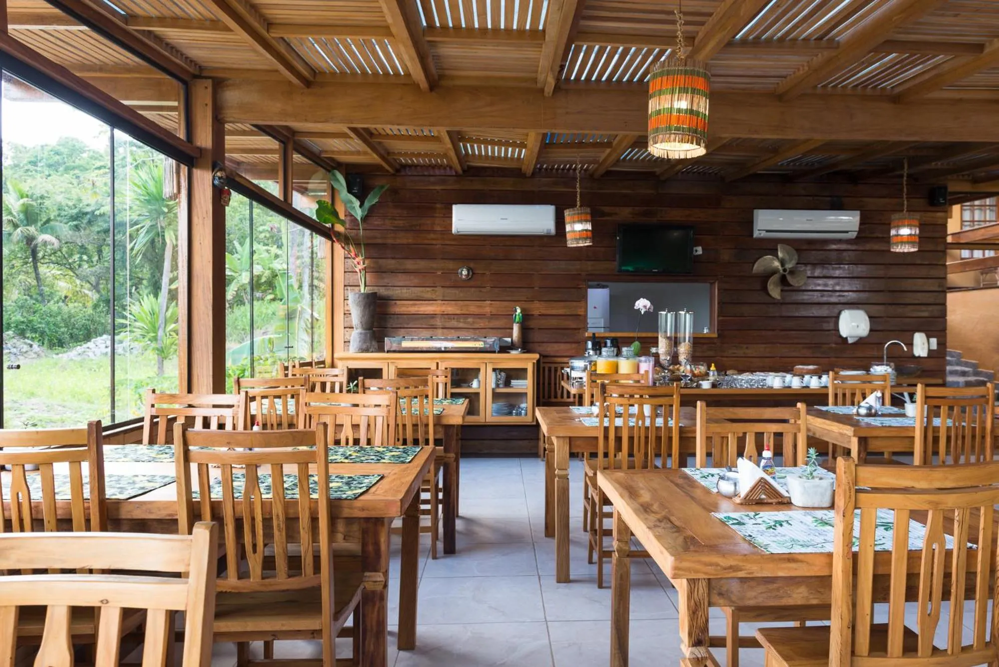 Buffet breakfast in Pousada Ilhote da Prainha