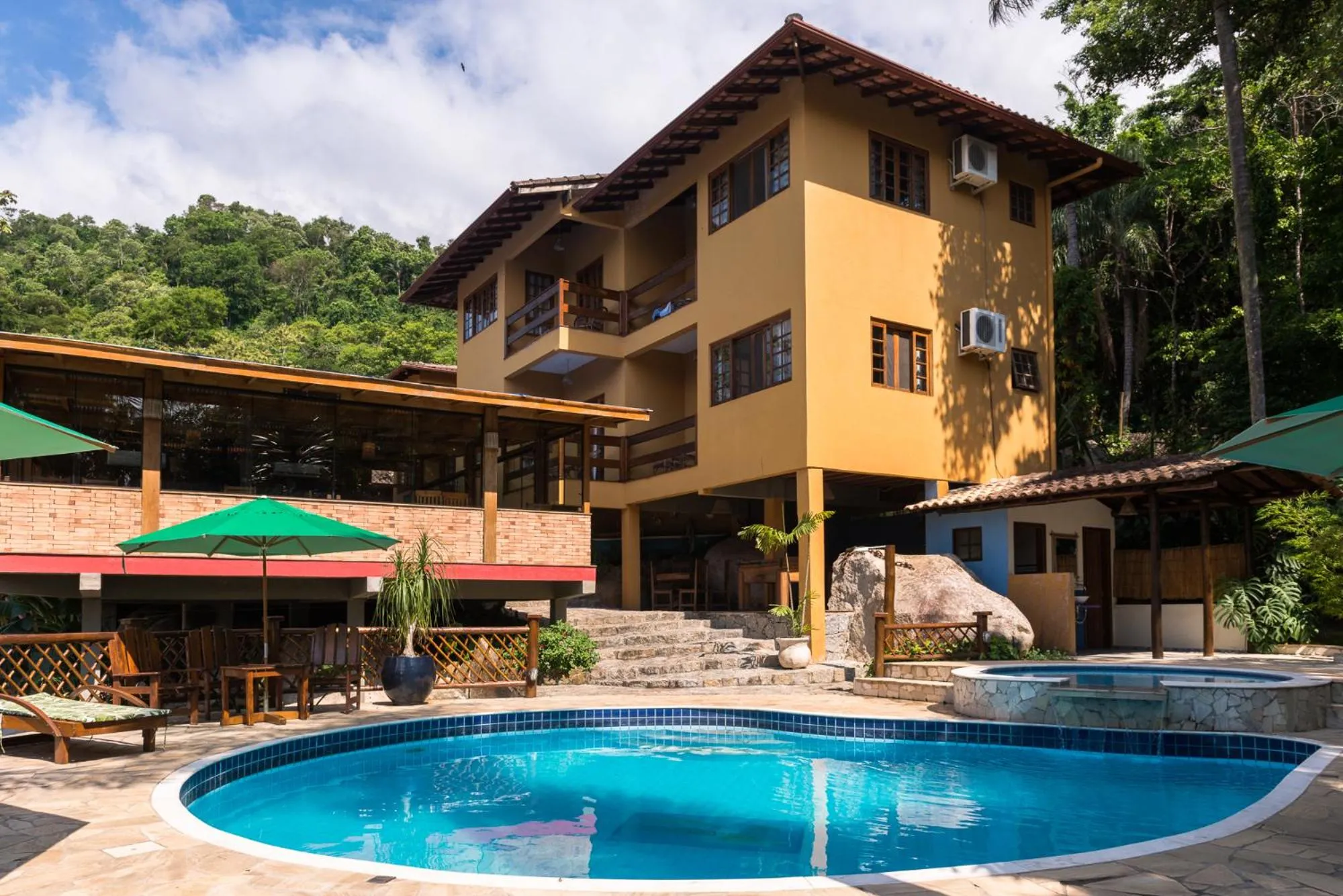 Swimming pool in Pousada Ilhote da Prainha