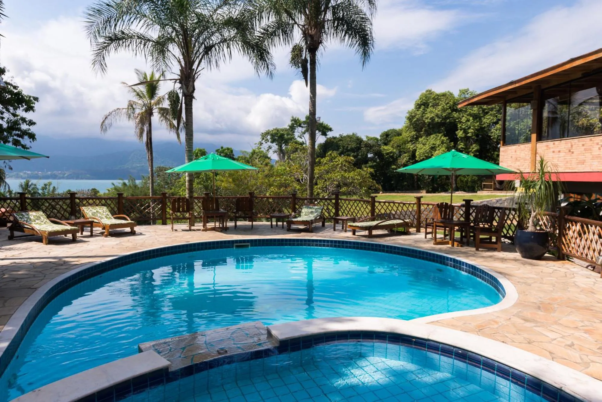 Swimming pool in Pousada Ilhote da Prainha