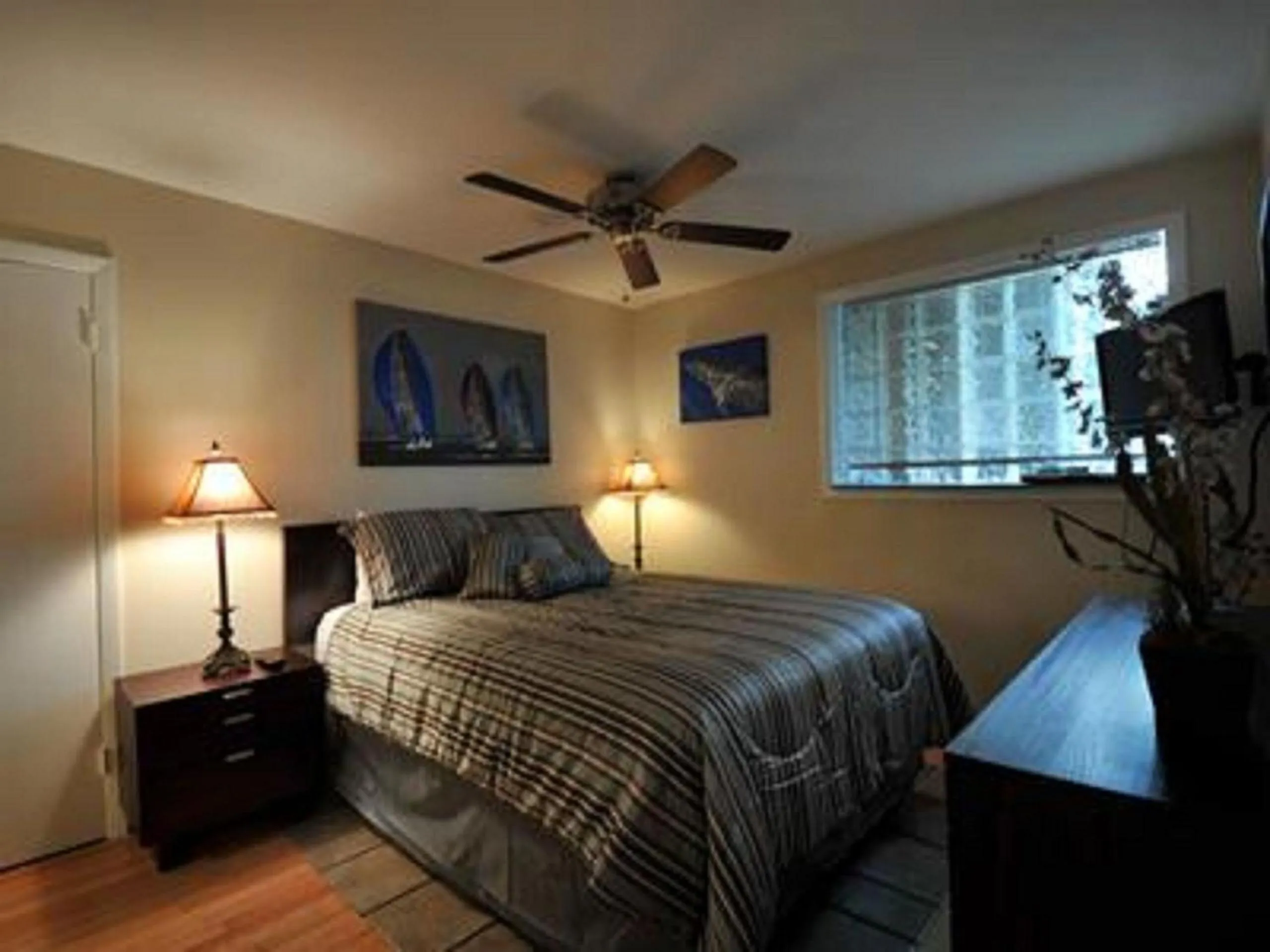 Other, Bed in Suite Dreams Inn by the Beach