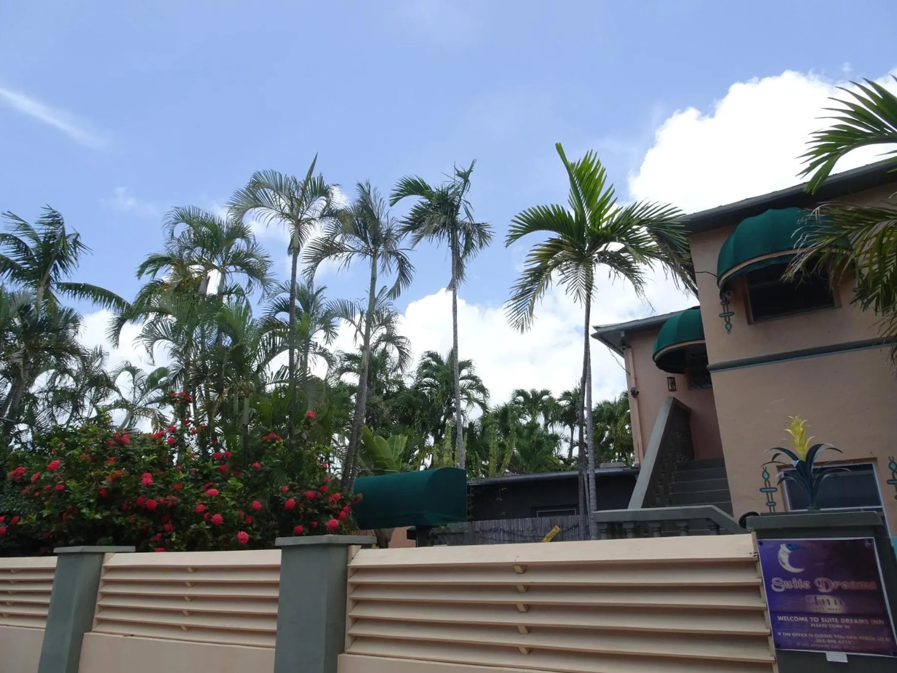 Property building in Suite Dreams Inn by the Beach