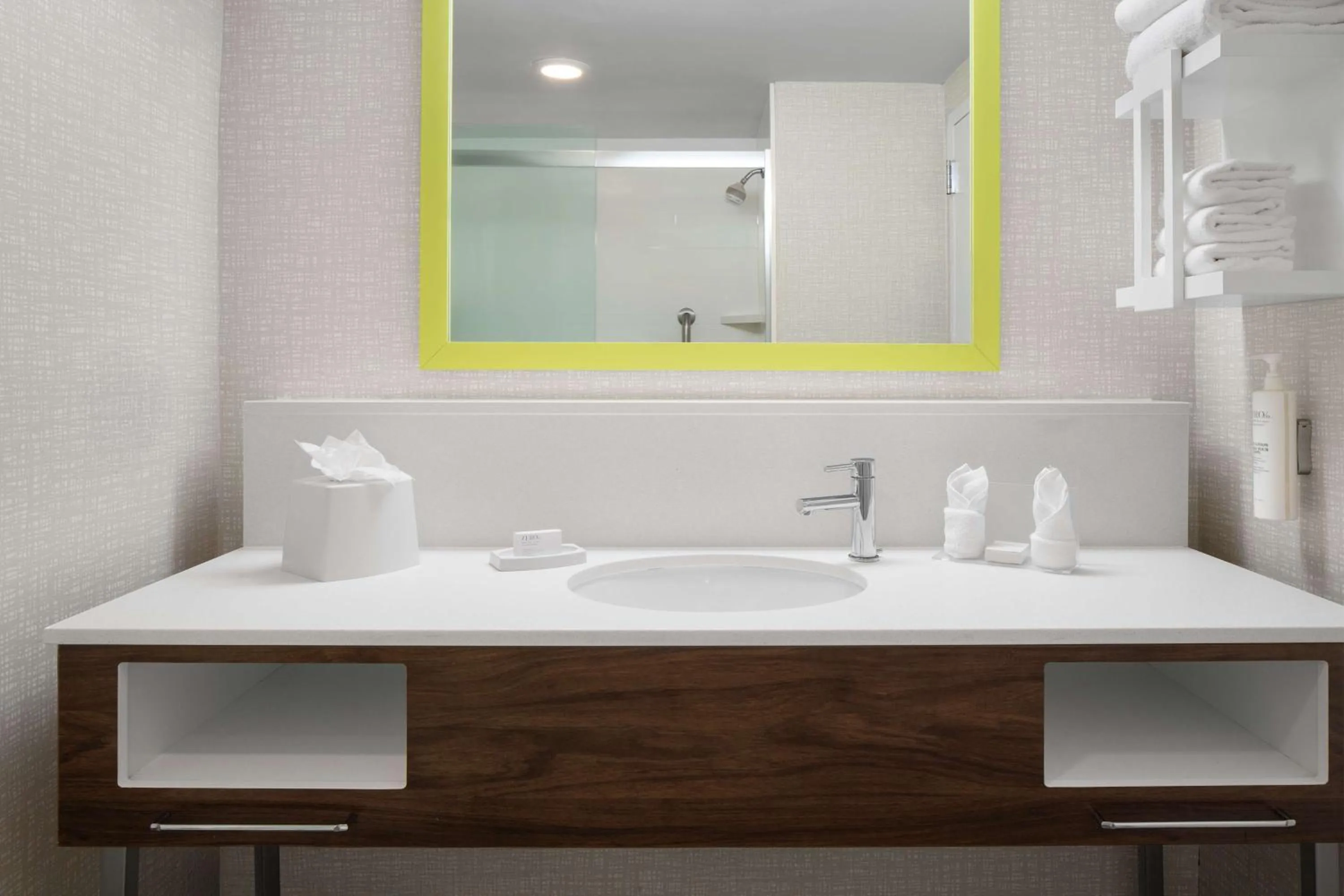 Bathroom in Hampton Inn Sturbridge