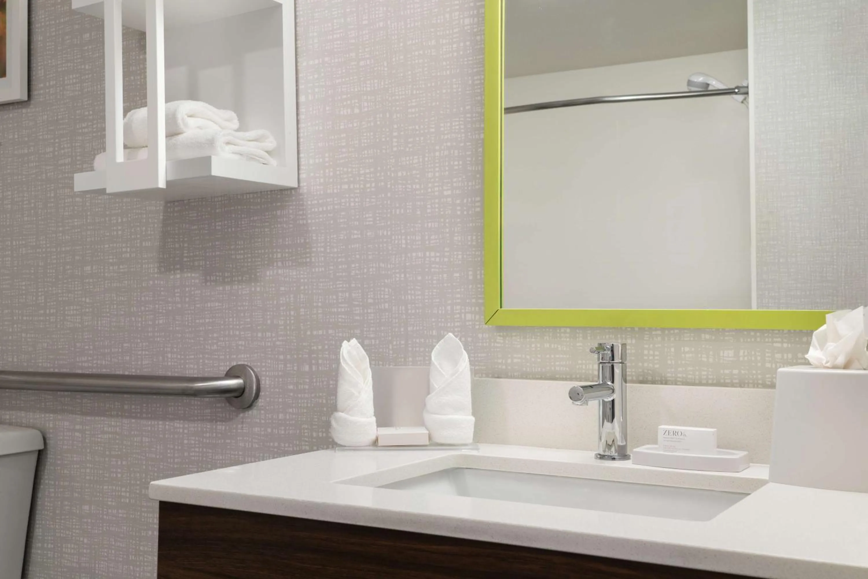 Bathroom in Hampton Inn Sturbridge