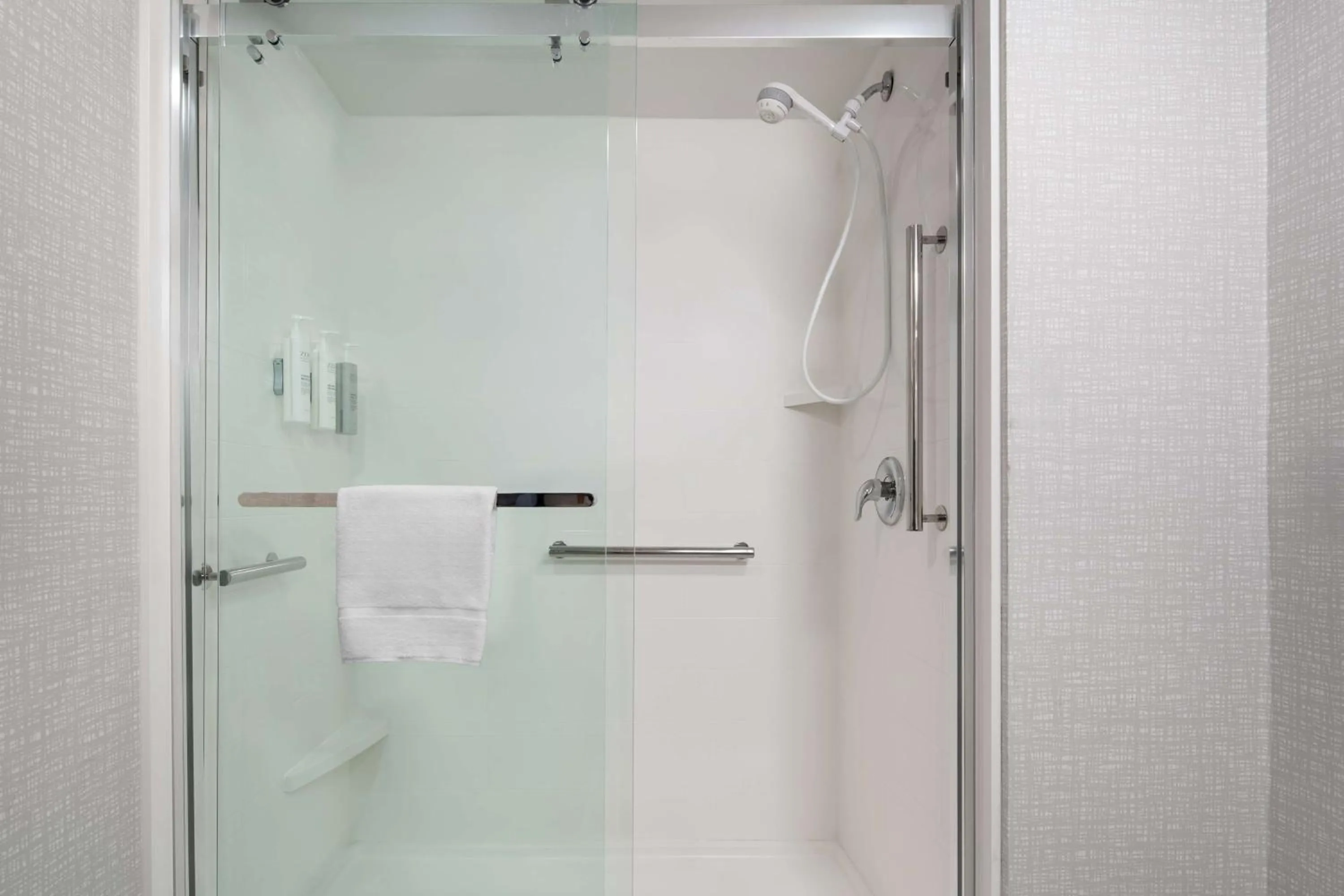 Bathroom in Hampton Inn Sturbridge