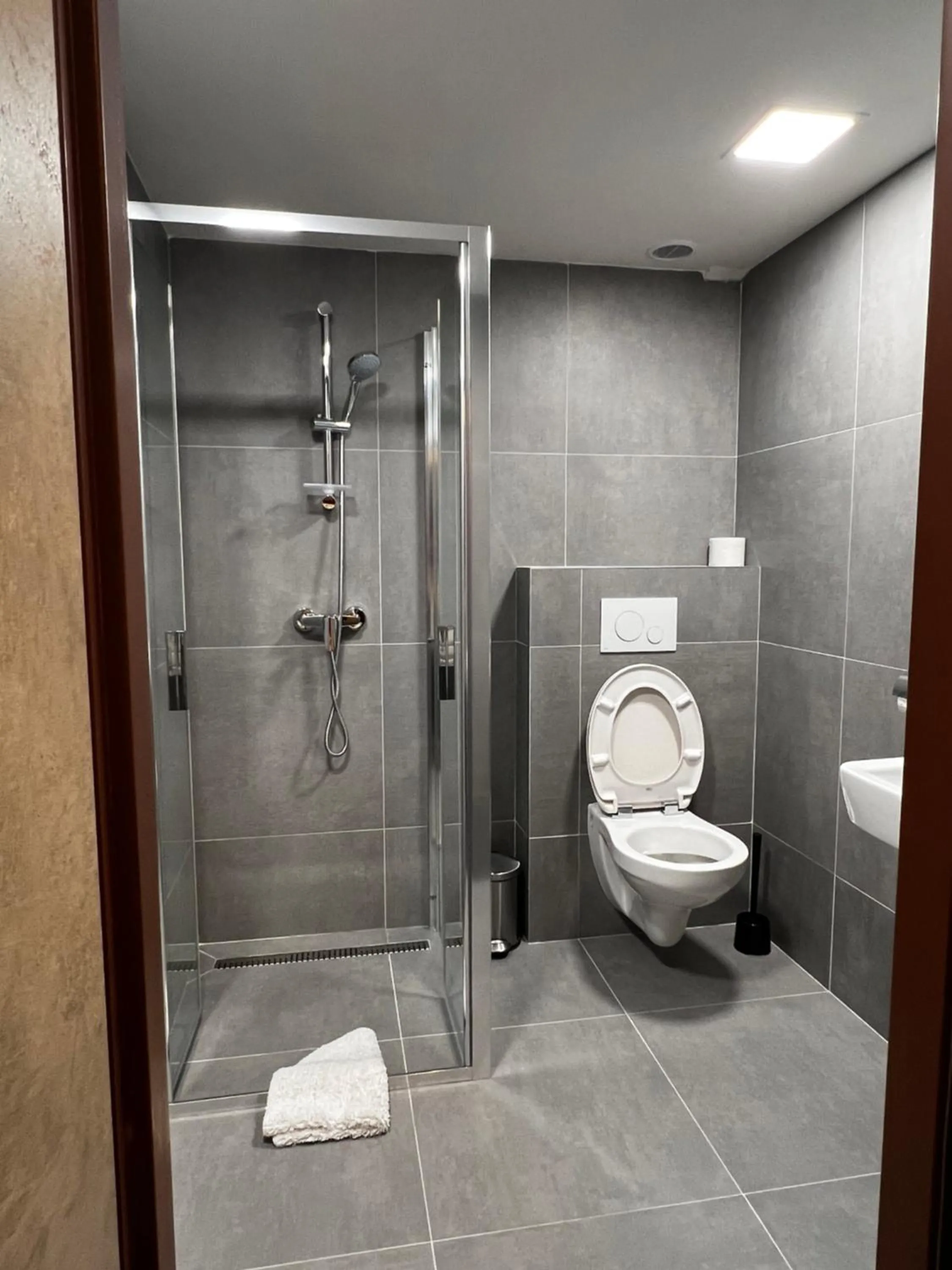 Shower in Hotel Bohemia Excellent