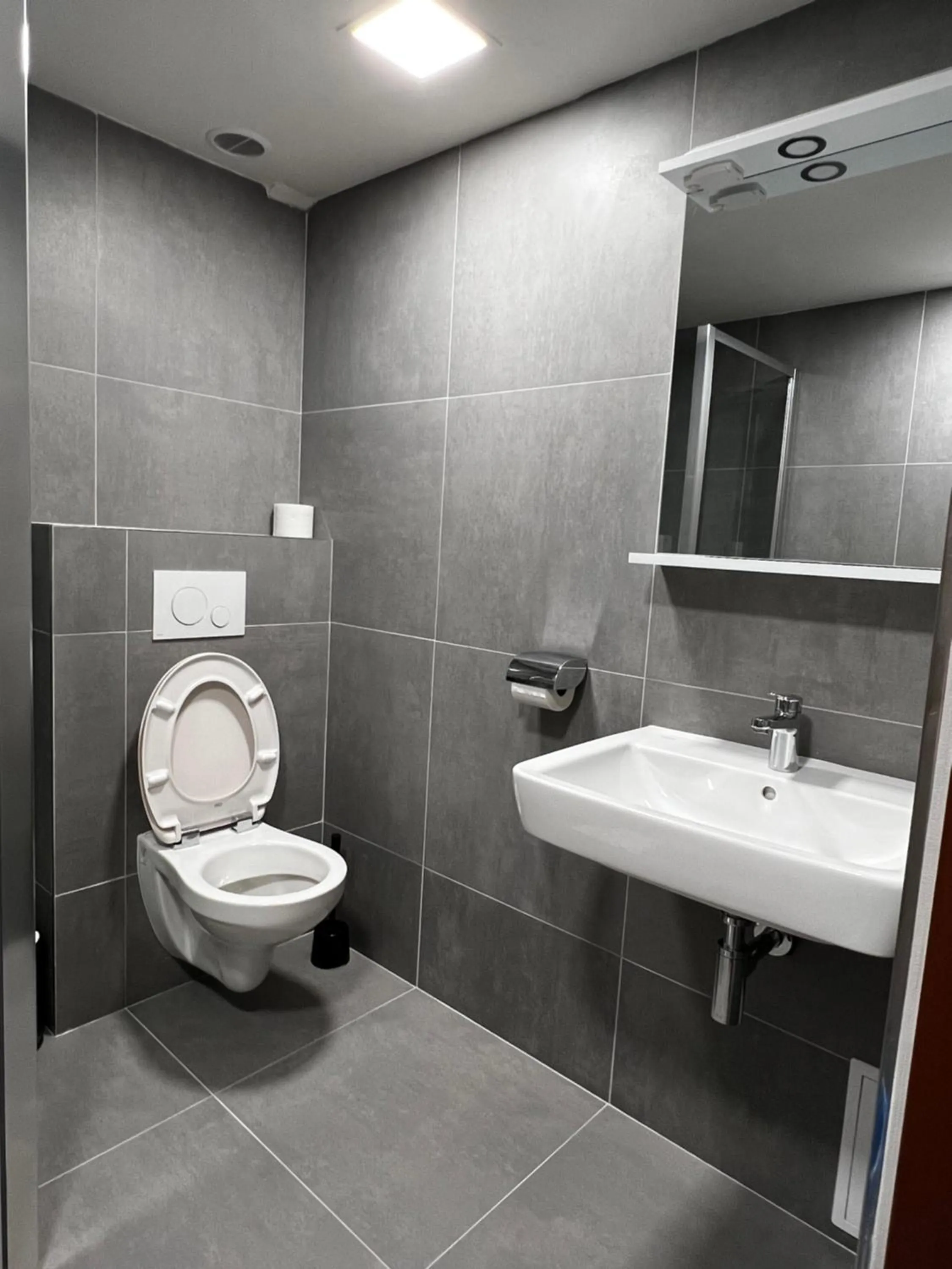 Shower in Hotel Bohemia Excellent