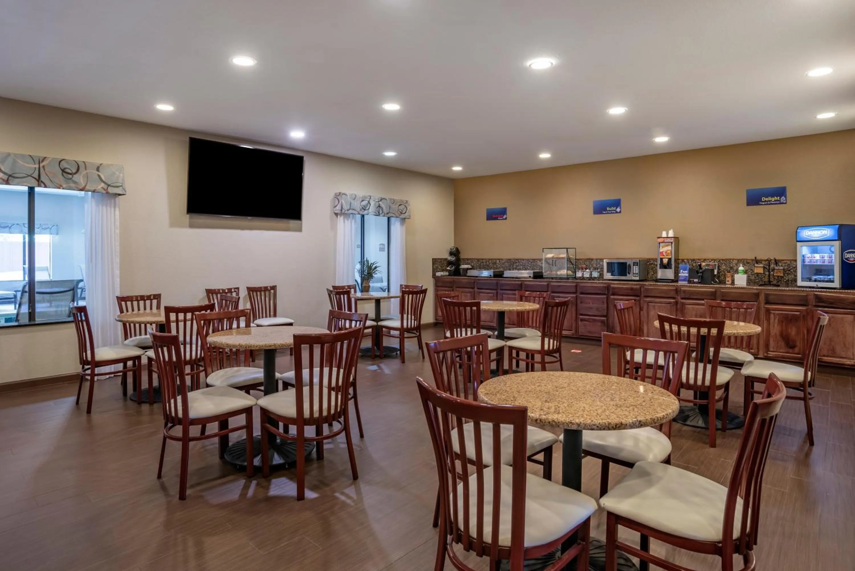 Breakfast in Best Western Troy Inn