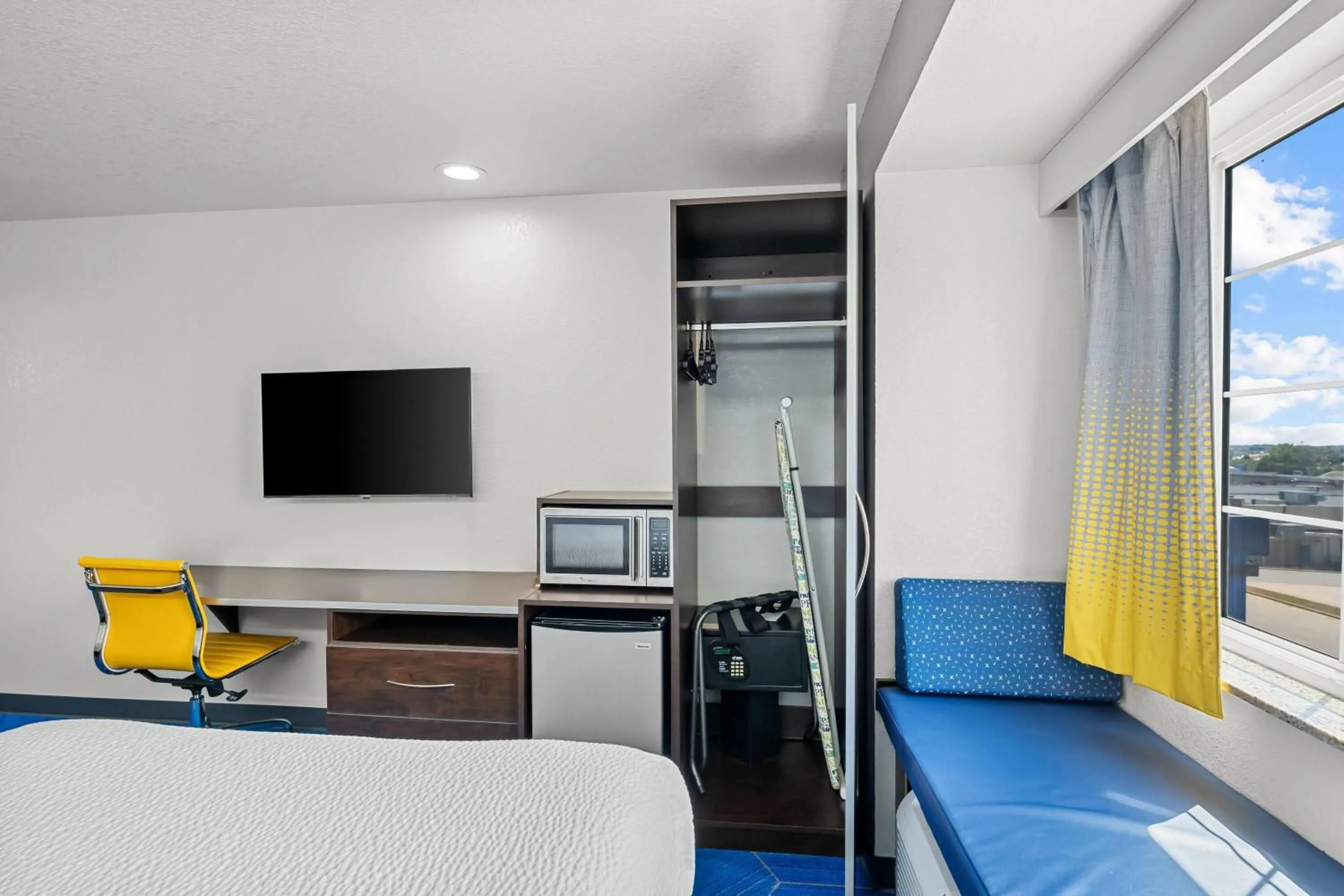 Bed in Microtel Inn & Suites by Wyndham Searcy