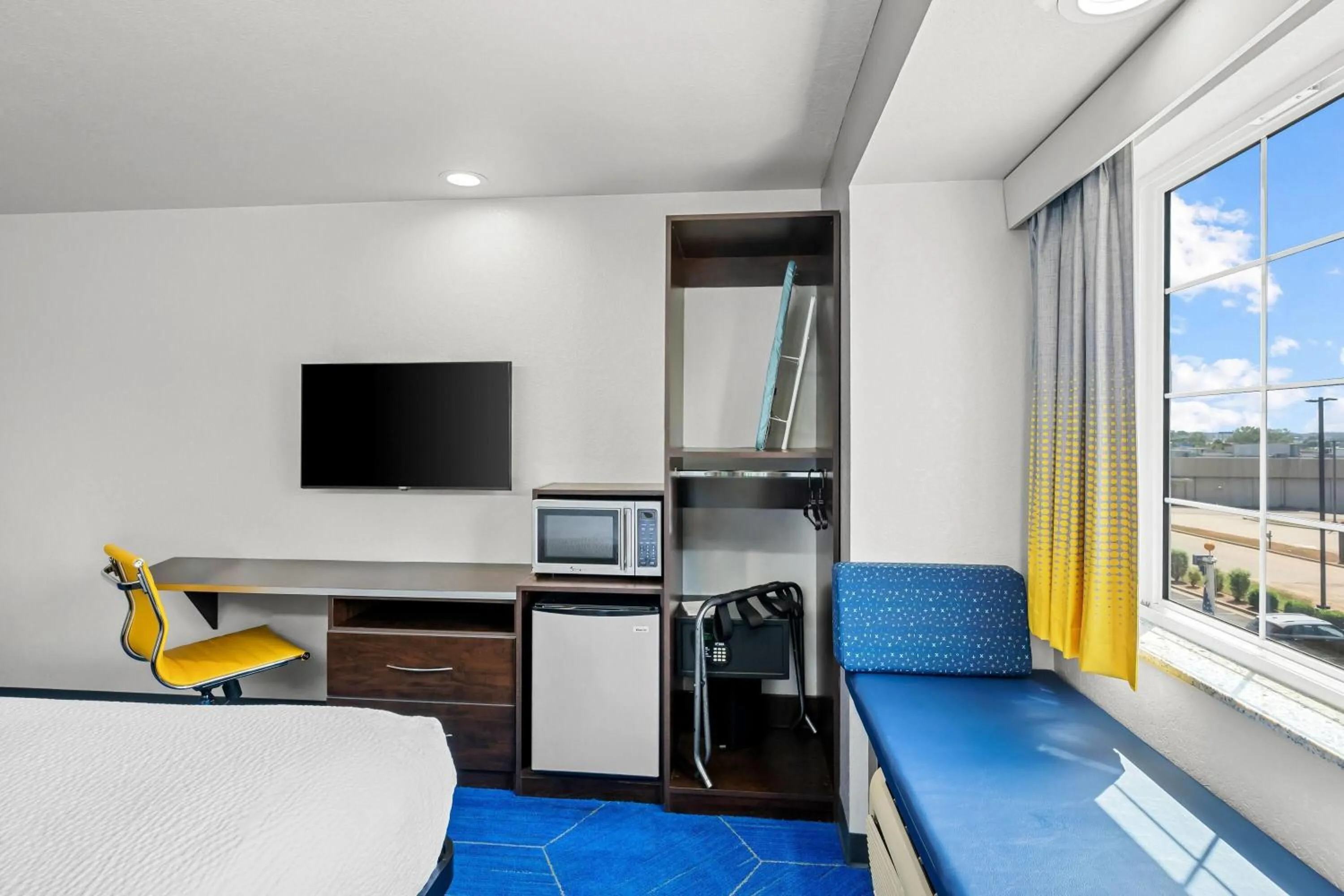 Bed in Microtel Inn & Suites by Wyndham Searcy