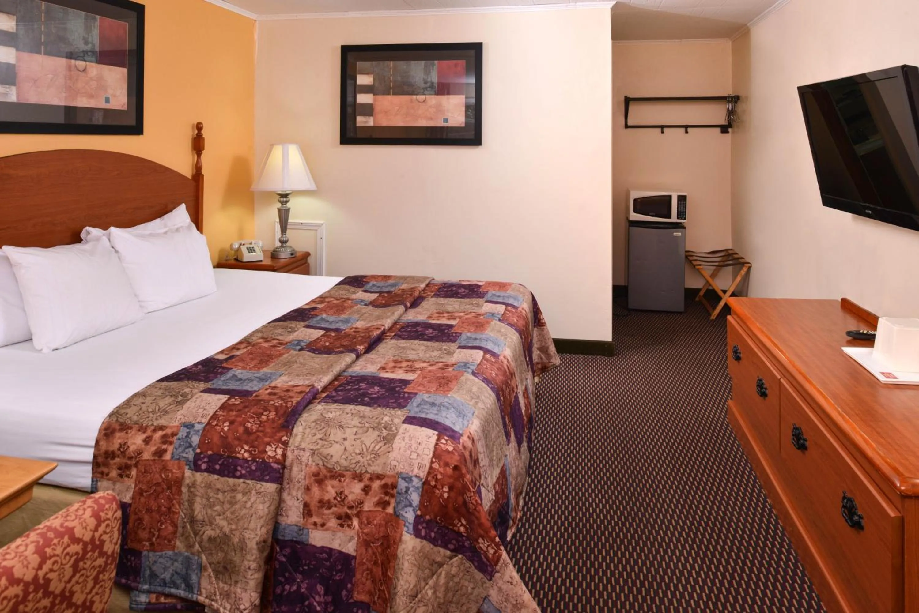 Bed in Red Carpet Inn Ronks