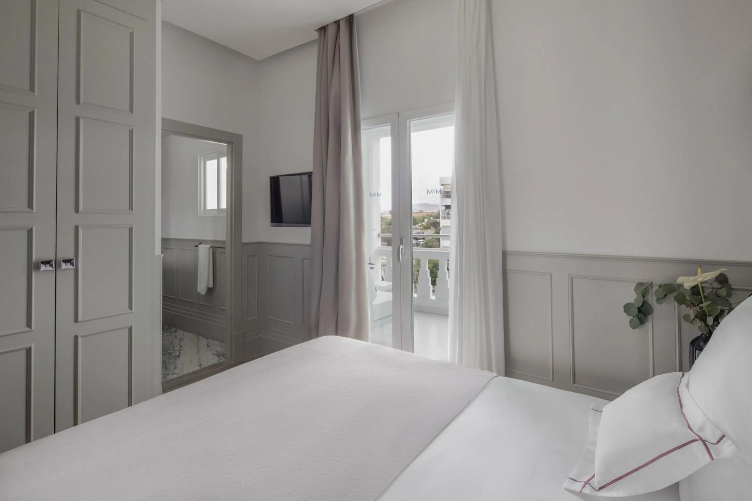 Bedroom, Bed in Hotel MiM Ibiza & Spa - Adults Only