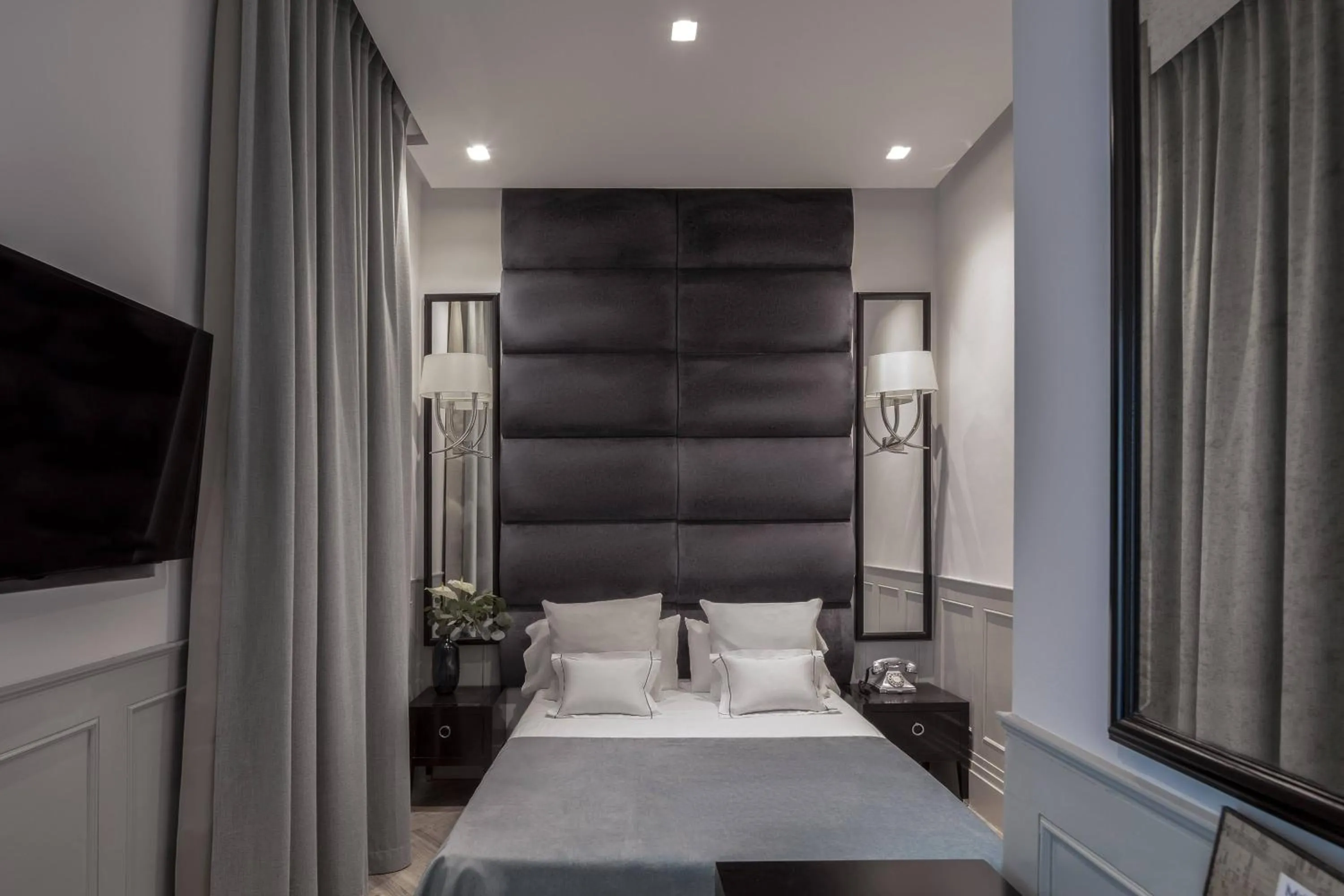 Property building, Bed in MiM Ibiza Meliá Collection