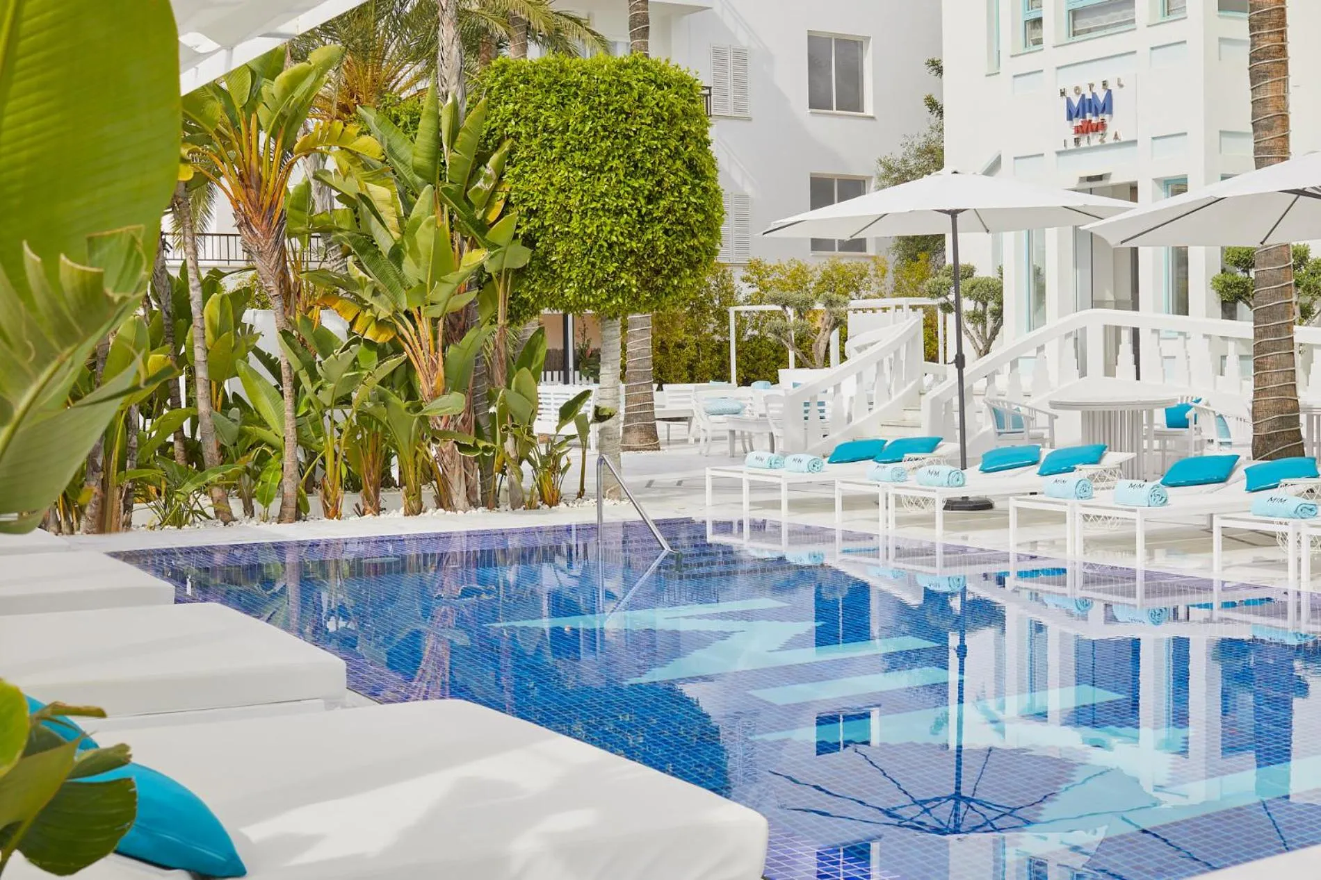 Swimming pool in Hotel MiM Ibiza & Spa - Adults Only