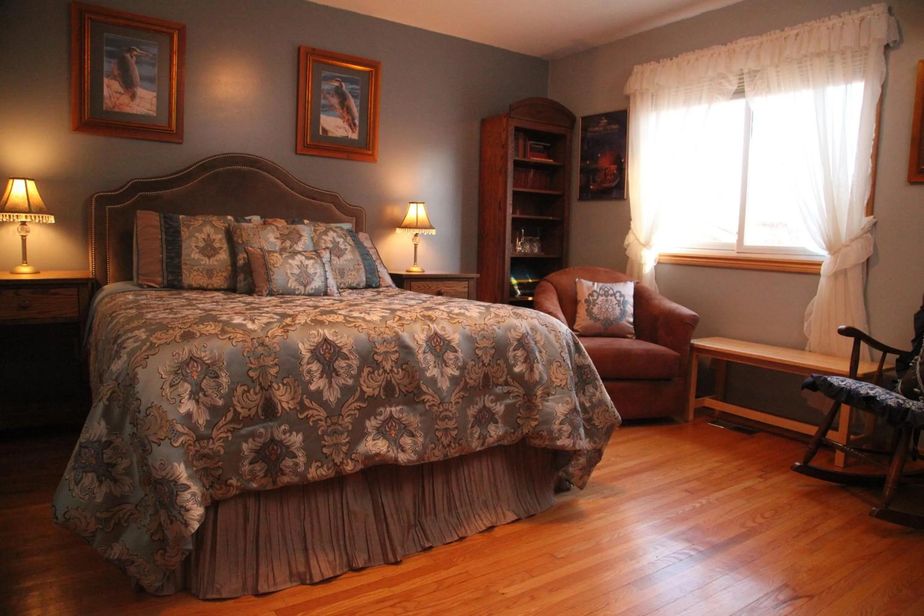Seating area, Bed in A Garden Stroll Bed & Breakfast