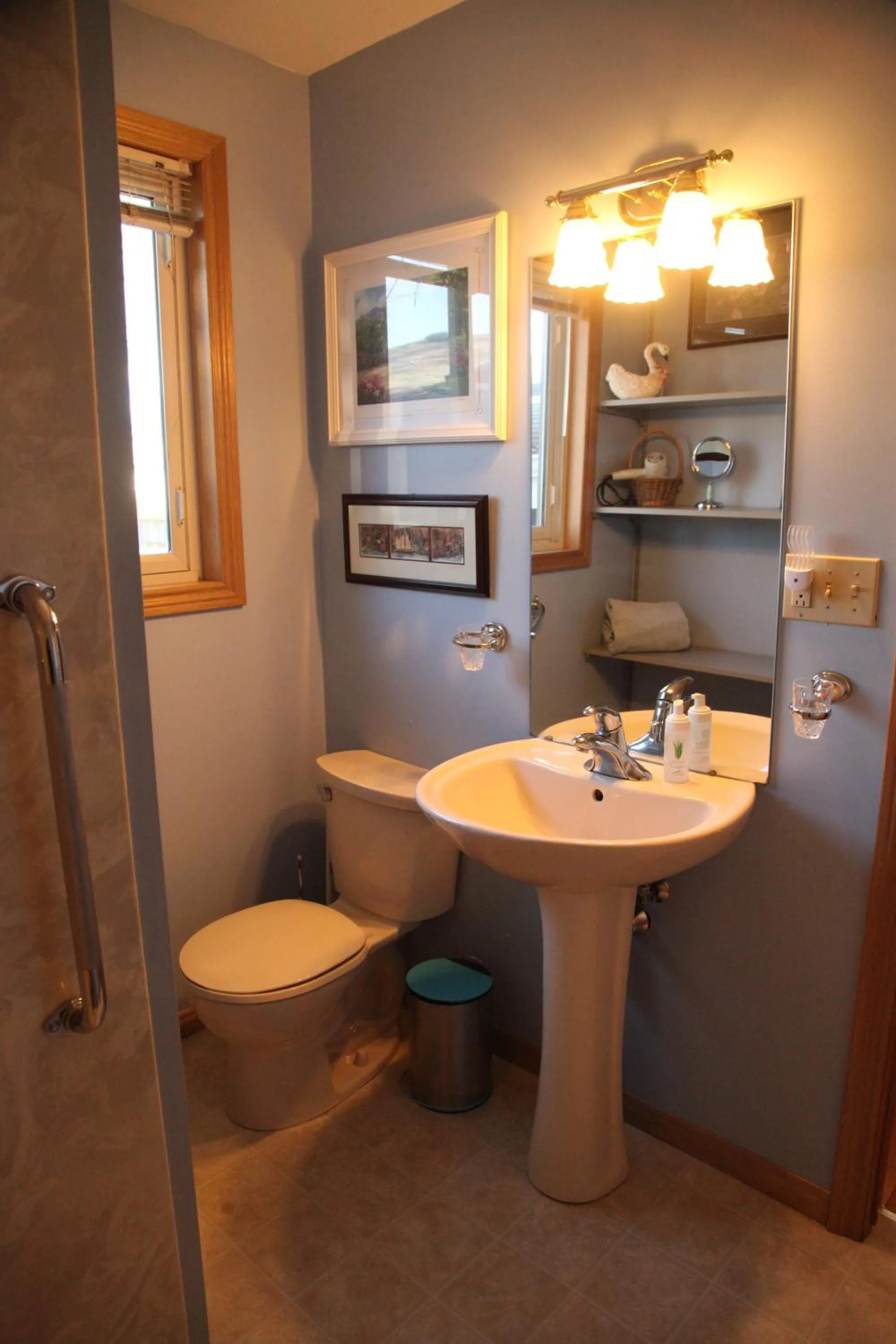 Toilet in A Garden Stroll Bed & Breakfast