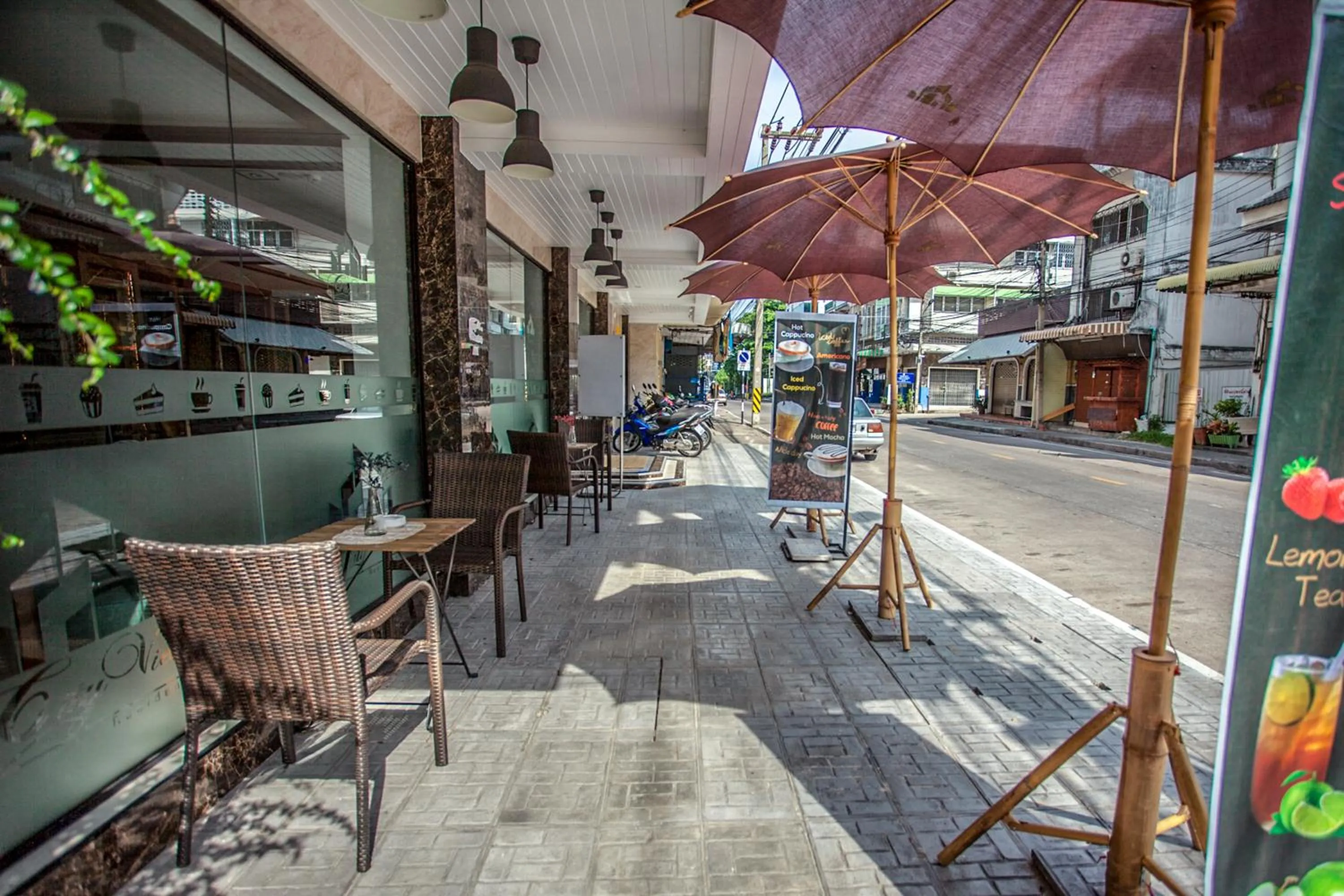 Restaurant/places to eat in City View Residence